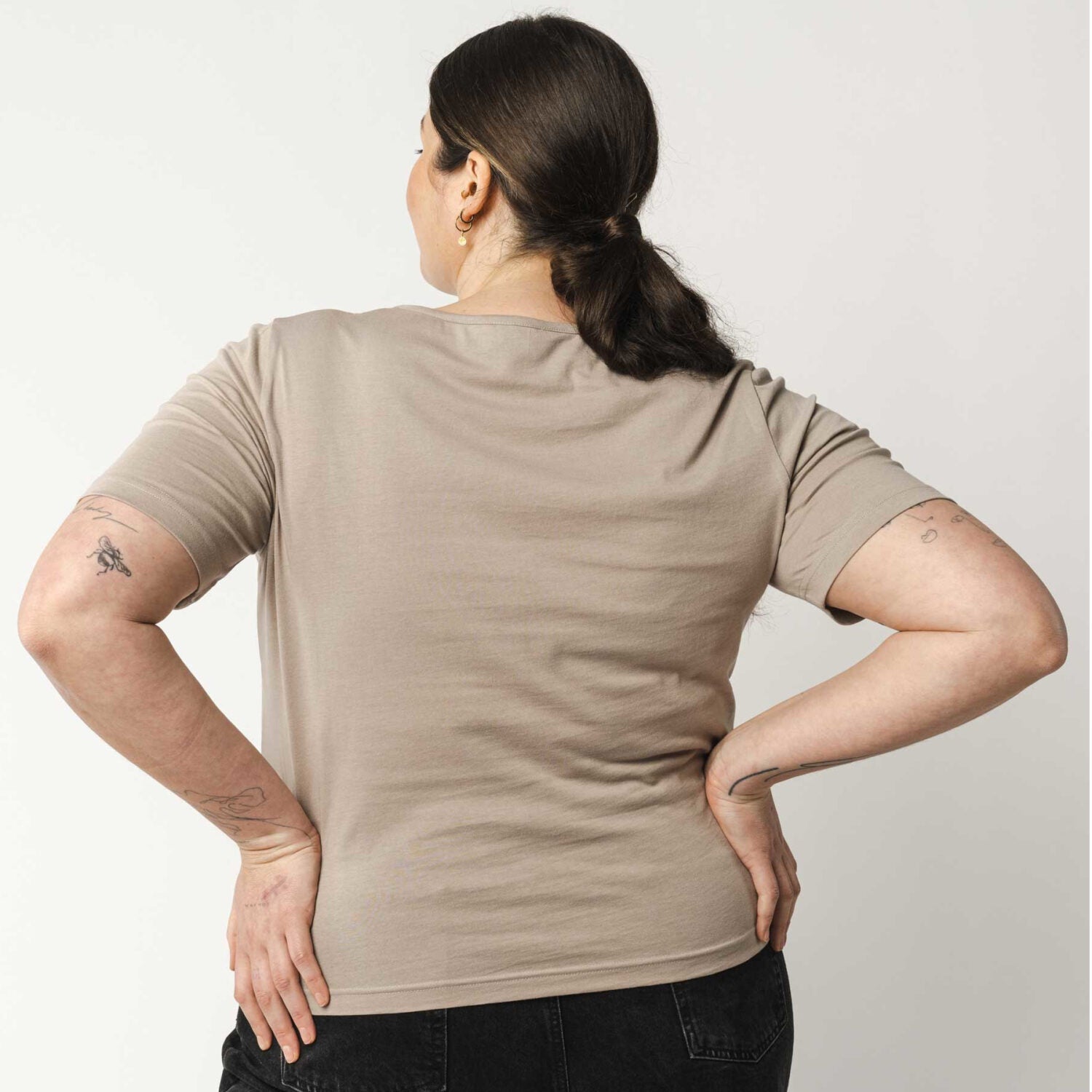 MELA Damen V-Neck T-Shirt "LALI" - taupe