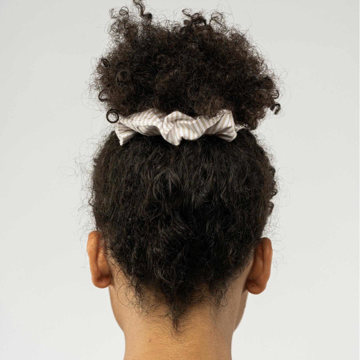 MELA Scrunchie Haargummi "AJITHA" - Beige Stripes