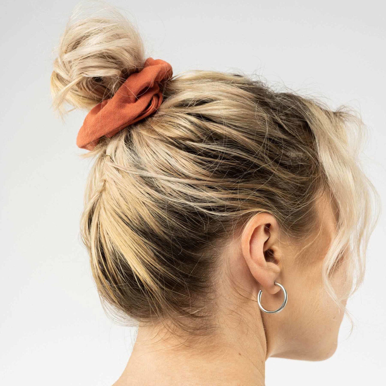 MELA Scrunchie Haargummi AJITHA - Terracotta_3