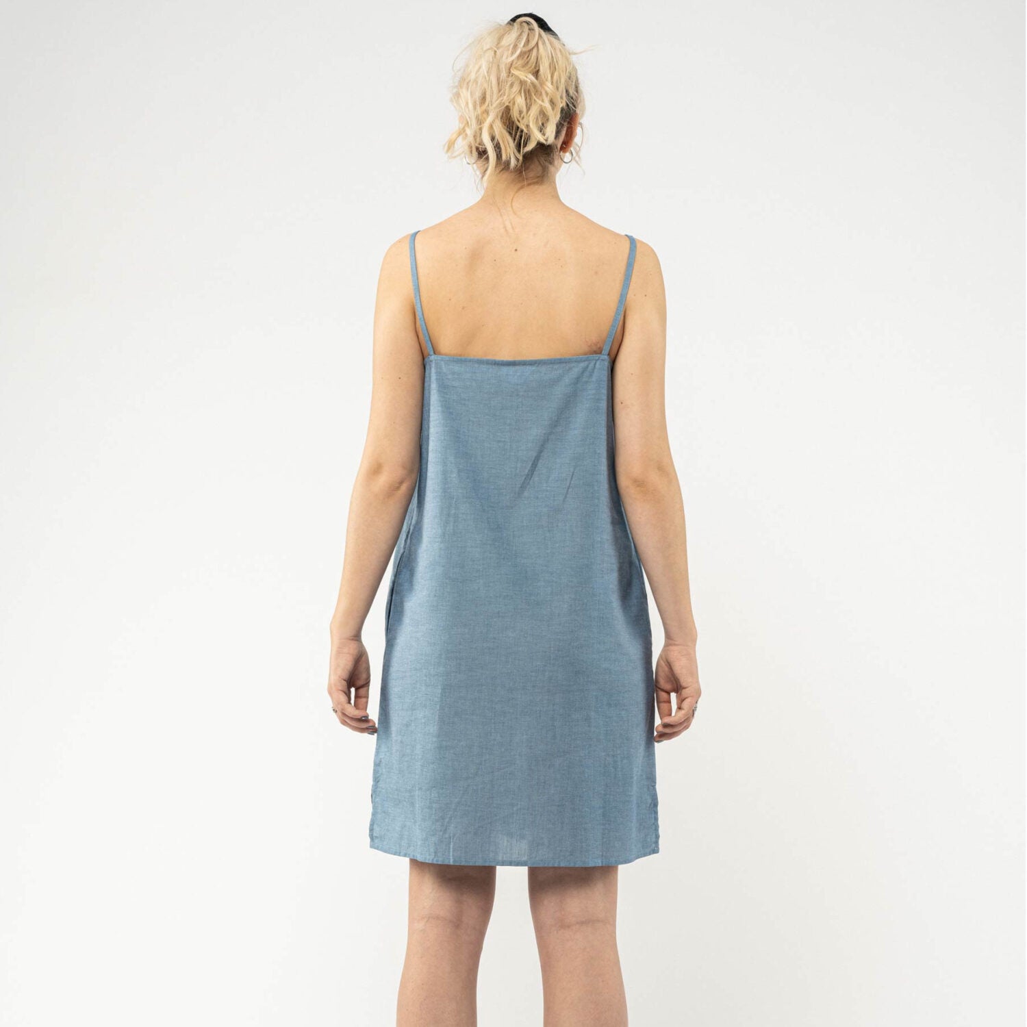 MELA Trägerkleid mit Knopfleiste "MAJANDRA" - blue chambray
