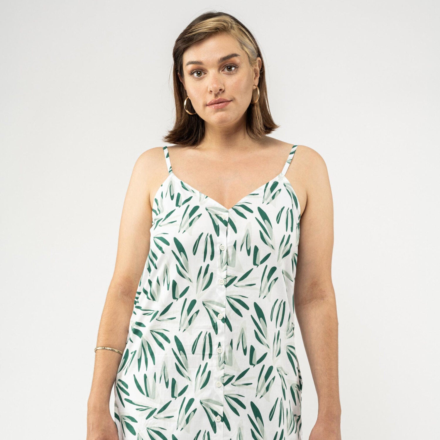 MELA Trägerkleid mit Knopfleiste "MAJANDRA" - leaf