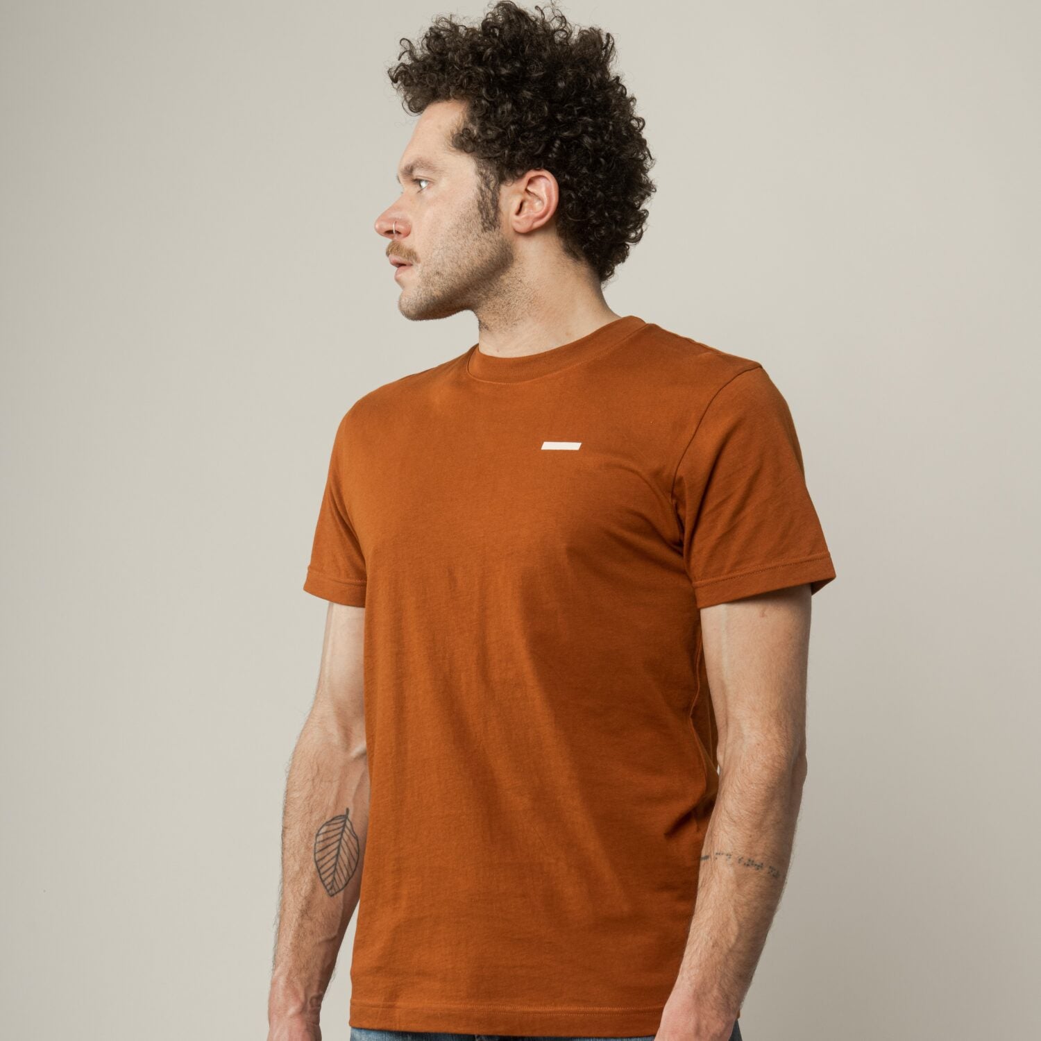 MELA Herren T-Shirt "AVAN" Re-use - Rust - Druck Cream