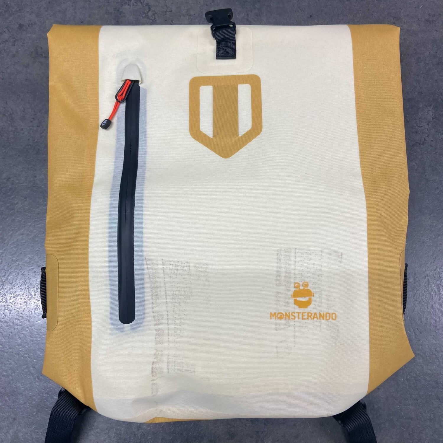 MONSTERANDO Wasserdichter Roll-Top-Rucksack