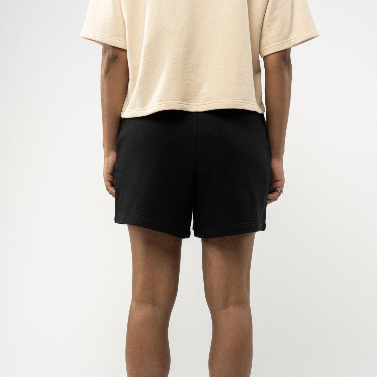 MELA Damen French Terry Shorts "AARANY" - Schwarz