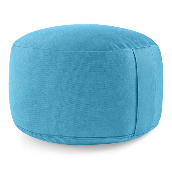 Blauer runder Pouf aus Stoff vor weißem Hintergrund.