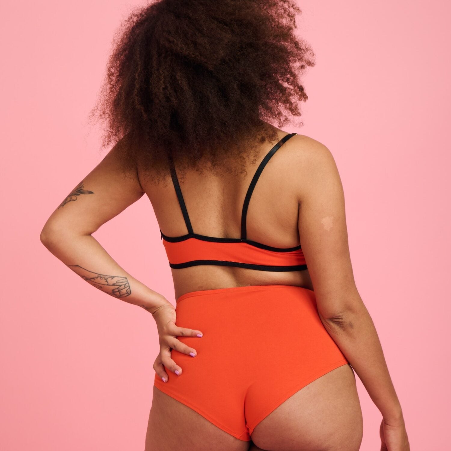 Tizz_and_Tonic_Curvy_Mood_02