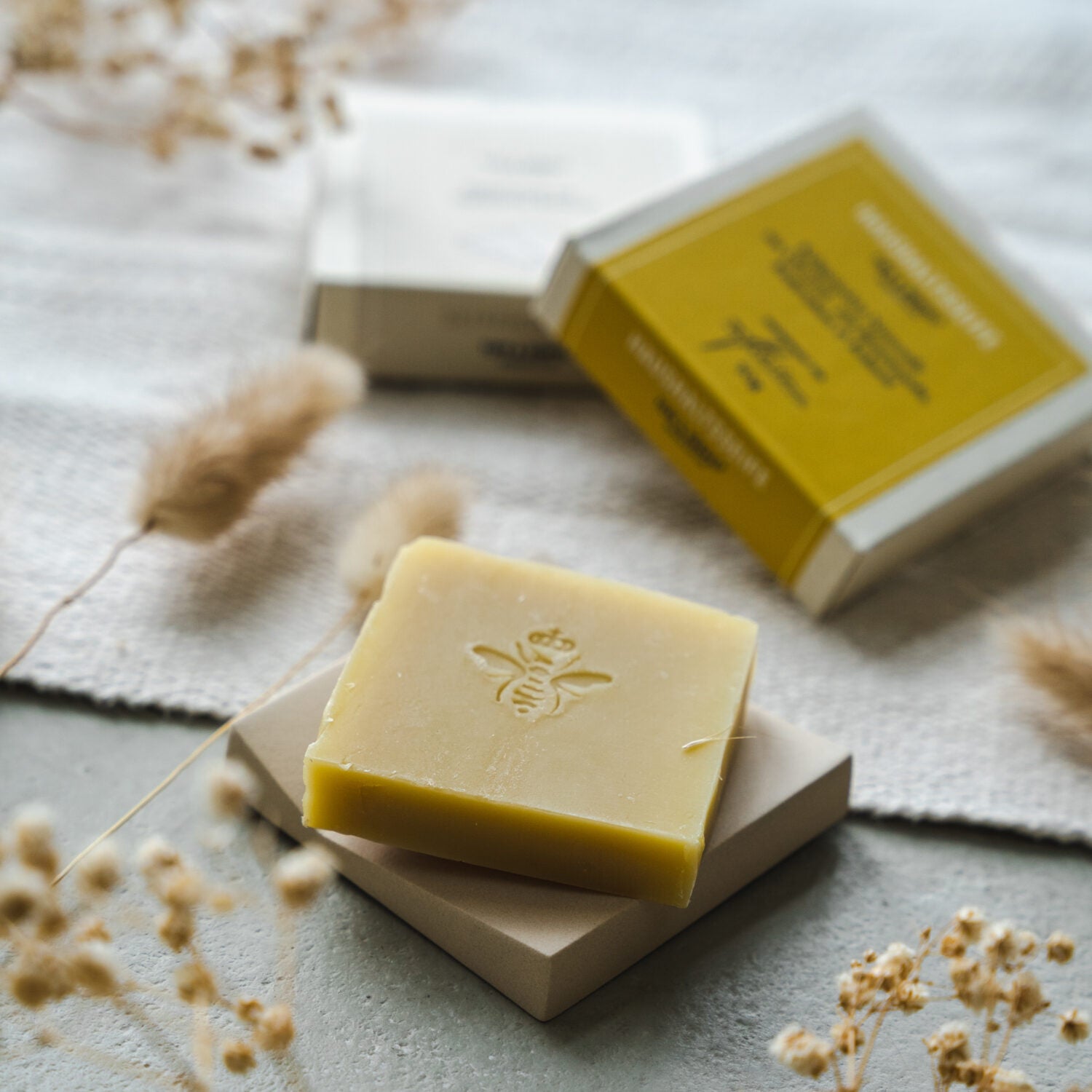 Toff & Zürpel Bundle "Seifenschale aus Keramik + Seife"
