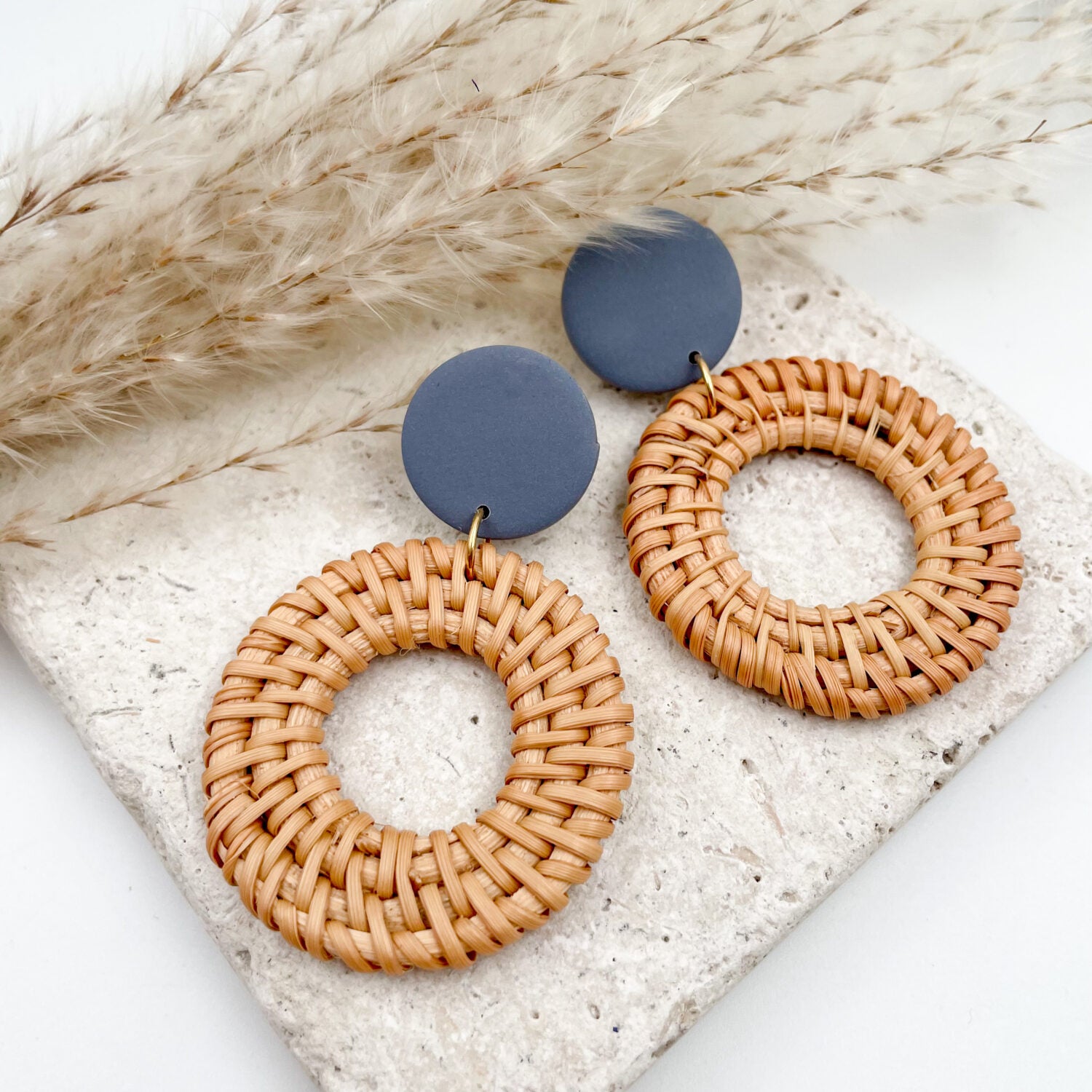 Vagabundobjects_Rattan_Graublau_03