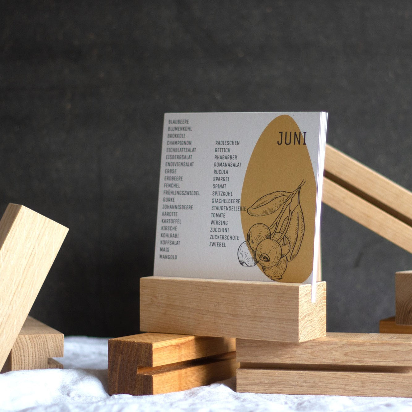Zeit für Gutes "Saisonkalender für Obst, Gemüse & Salat" mit Holzsockel
