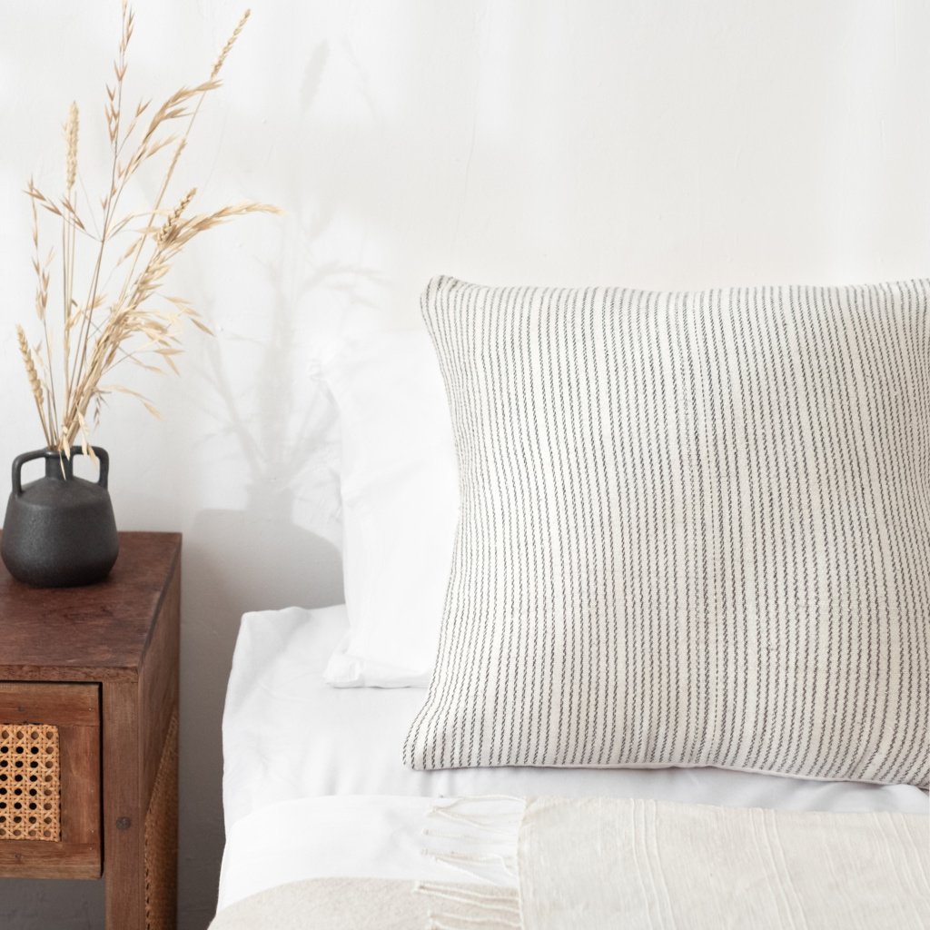 atisan Kissenhülle Lupa aus Bananenfaser und Baumwolleatisan Kissenhülle Lupa aus Bananenfaser und Baumwolle