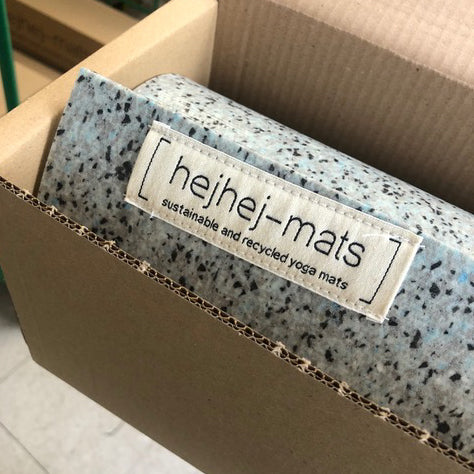 hejhej-mats "eher dunkle Yogamatte"