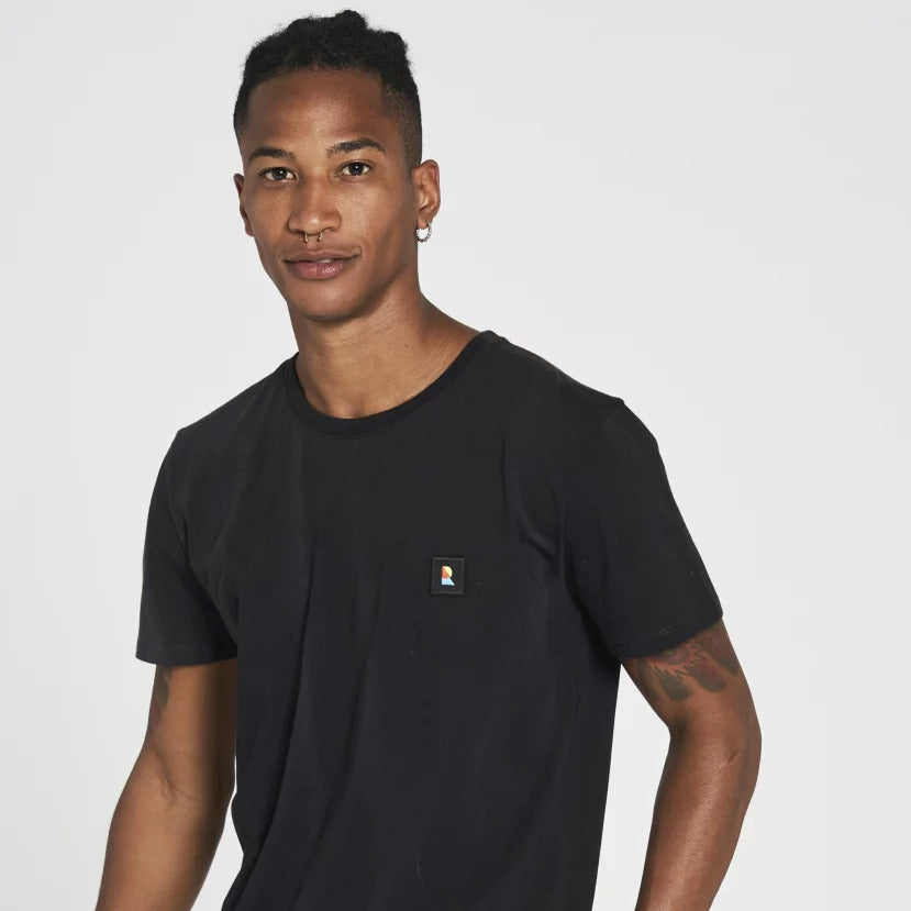 herren-t-shirt-reco-badge-schwarz