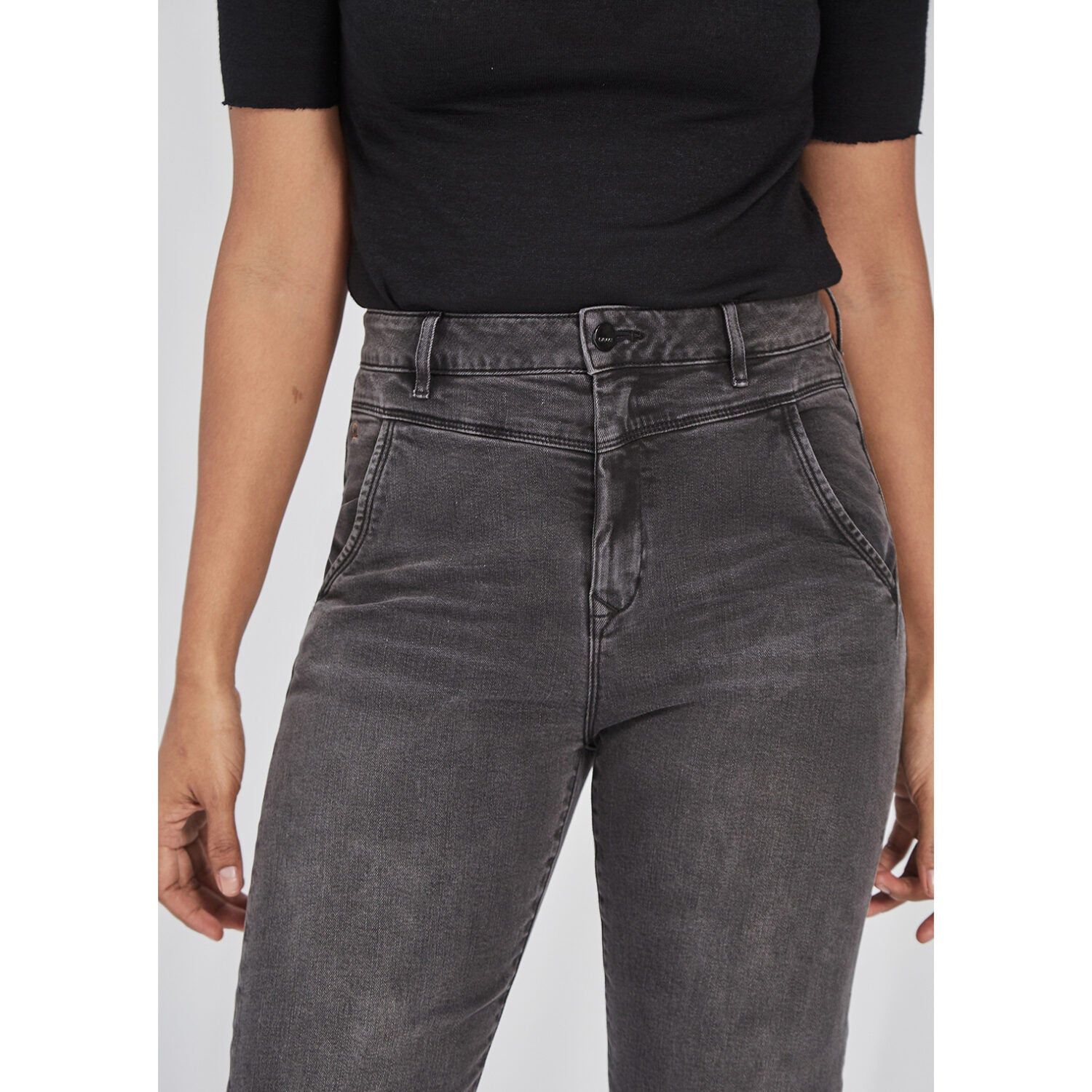 DAWN Denim "Art on broken pieces" STARDUST O-Shape Medium Grey