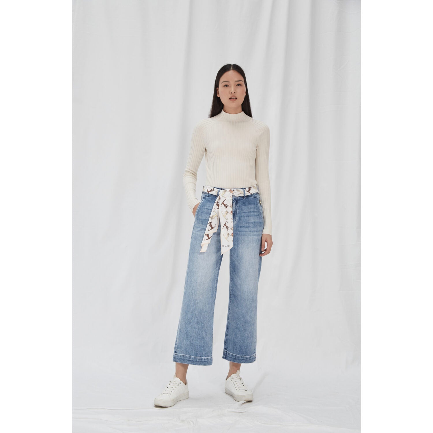 DAWN Denim "Art on broken pieces" DEW Flared 28 Light Blue