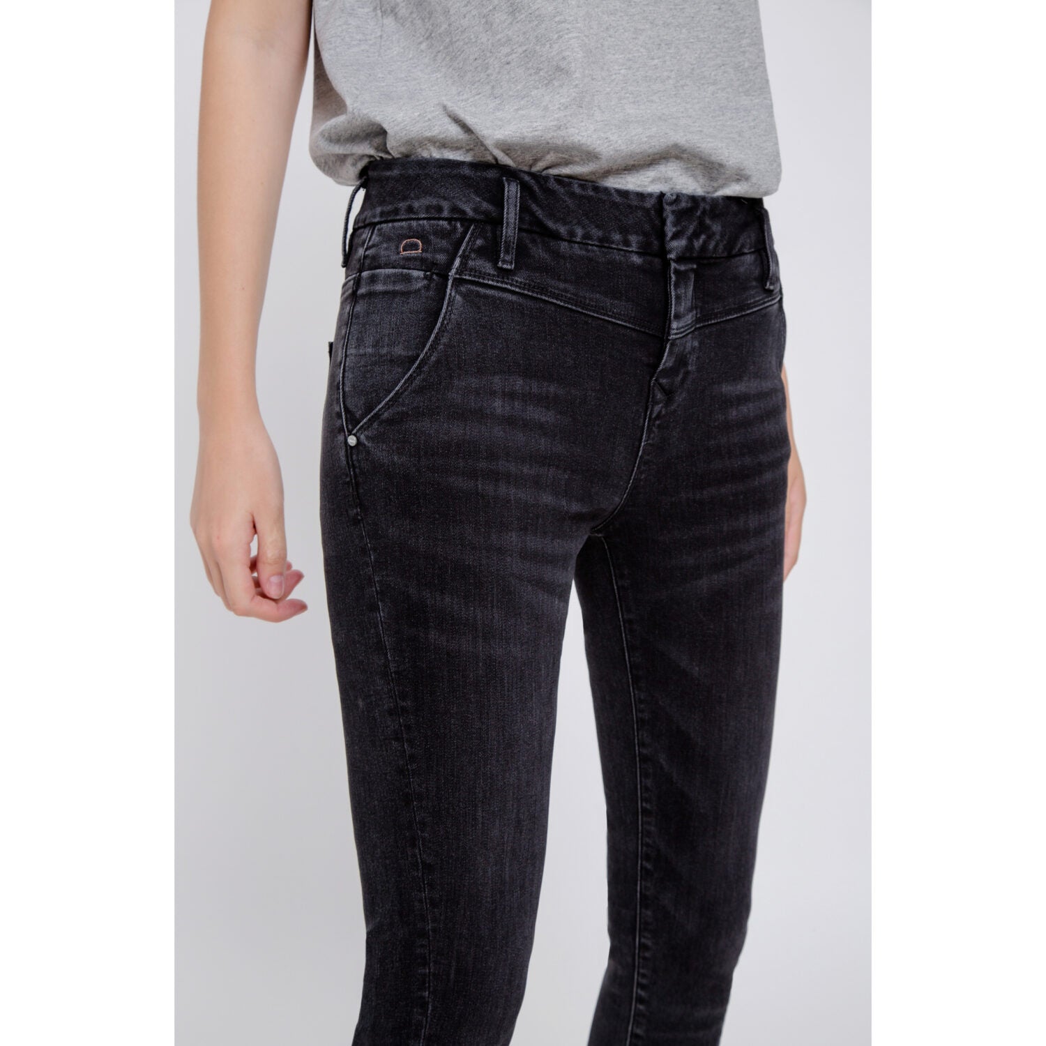 DAWN Denim "Art on broken pieces" SUN UP Skinny 29 Black Denim