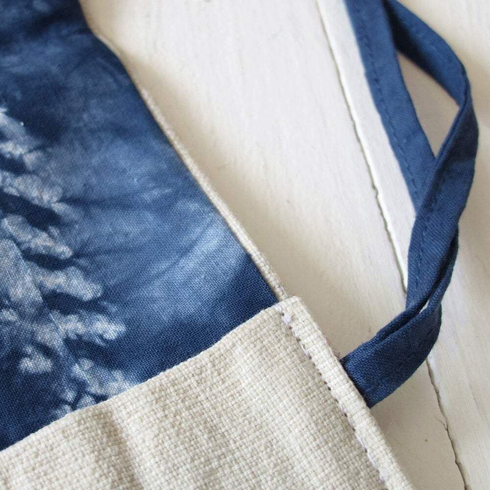 lasting things Blaue Bestecktasche für unterwegs