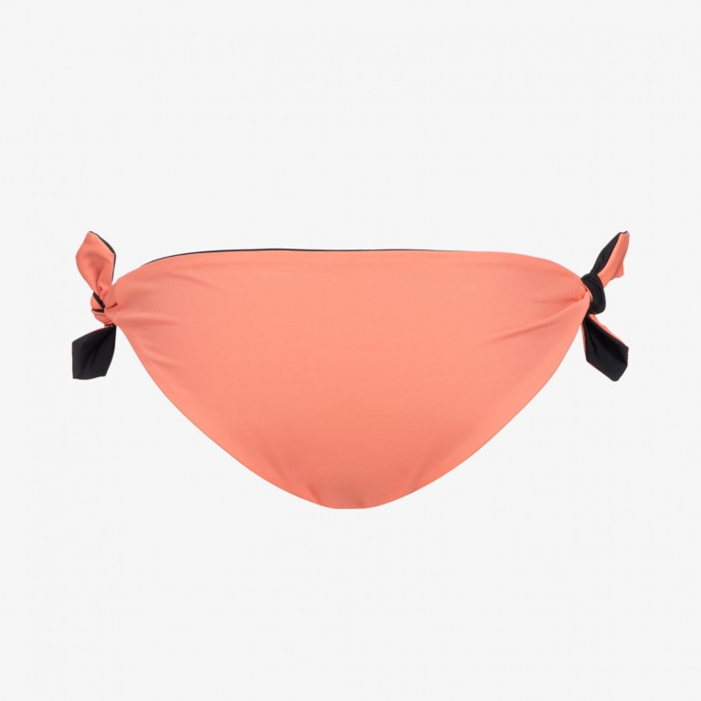 Orange Bikinihose mit schwarzen Schleifen an den Seiten, auf weißem Hintergrund.