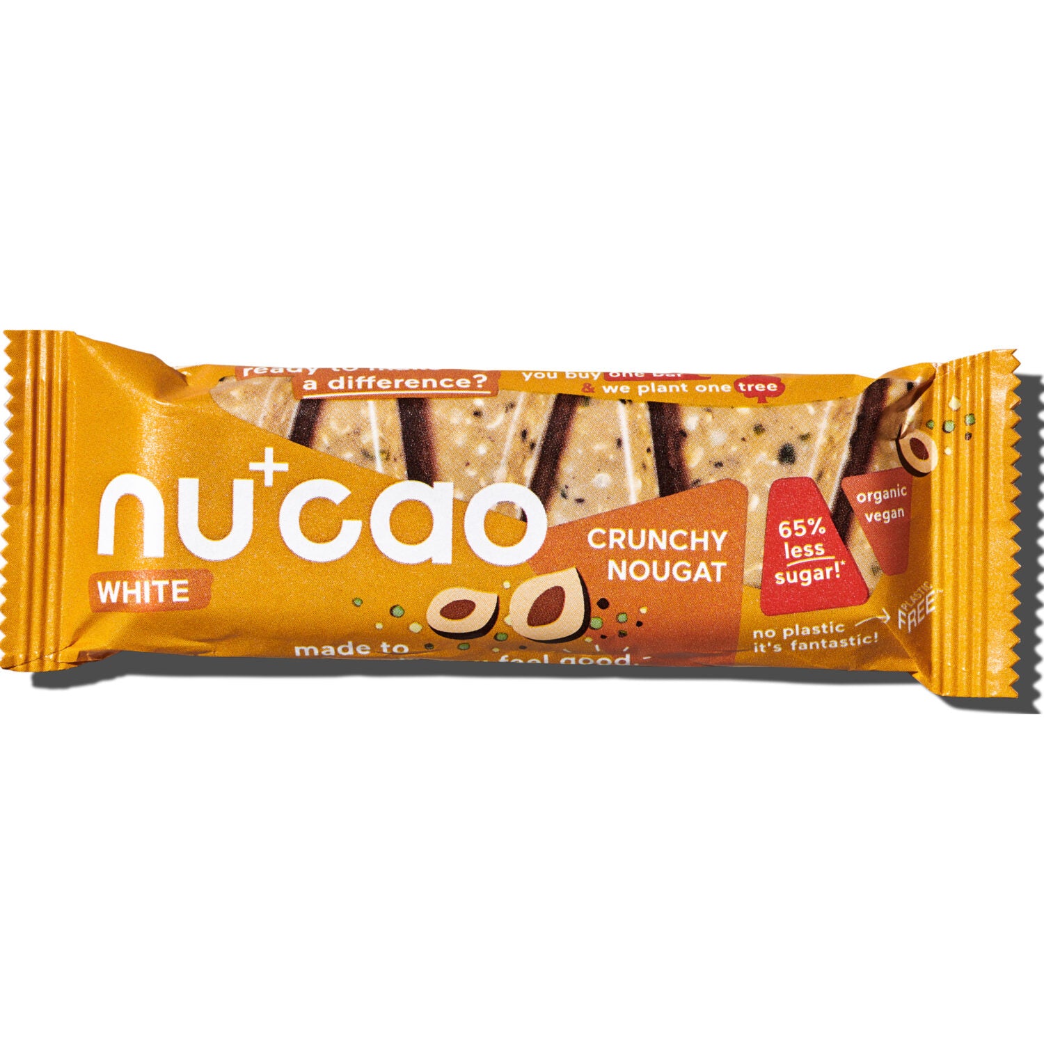 Eine orange Verpackung von "nucao" White Crunchy Nougat, Bio, vegan, 65% weniger Zucker und plastikfrei.