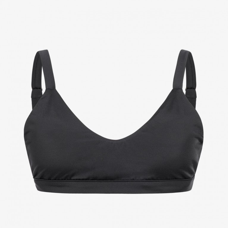 Schwarzer Slip-BH mit breiten Trägern auf weißem Hintergrund.