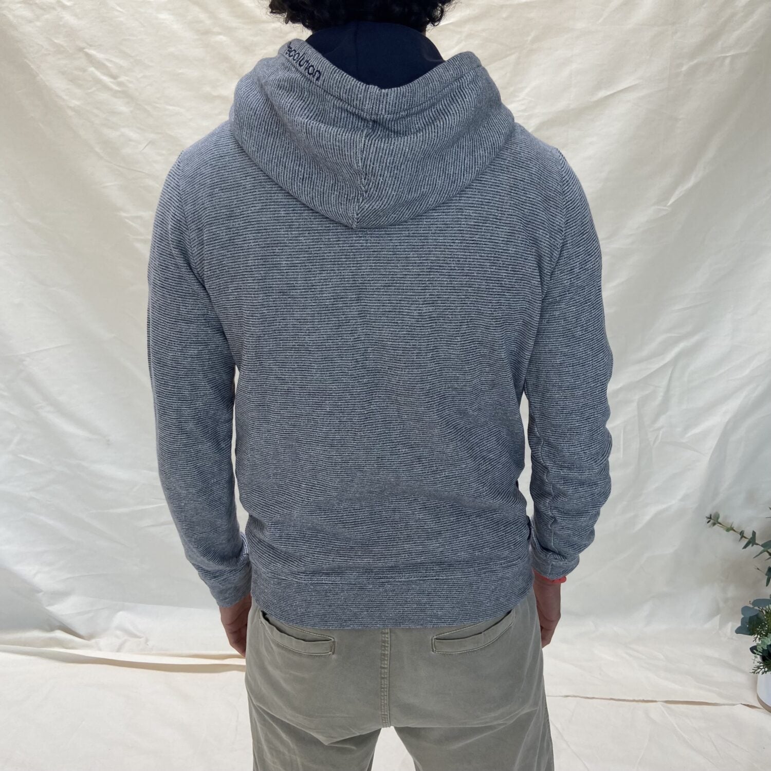 recolution Sweatpullover mit Kapuze Größe S - Dritte Wahl