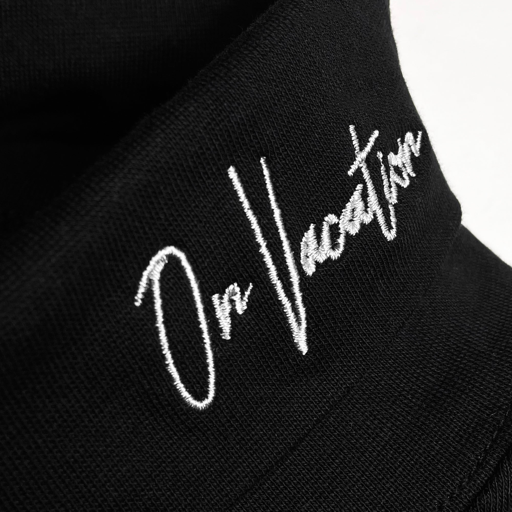 On Vacation Unisex Turtleneck Longsleeve "Signature" - Black