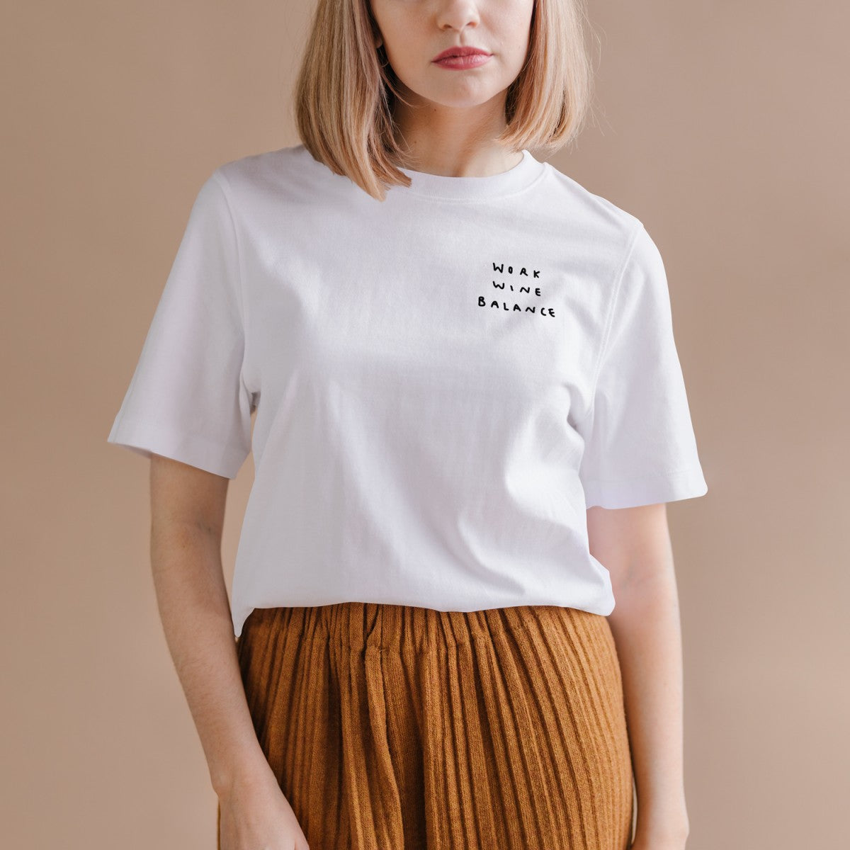 Selekkt Unisex T-Shirt "Work Wine Balance" by Johanna Schwarzer × Selekkt - weiß