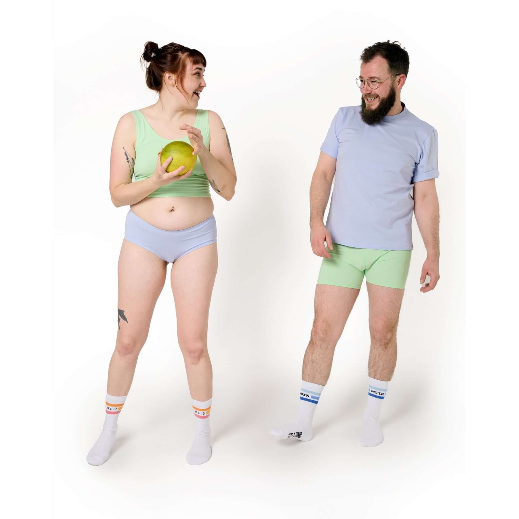Tizz & Tonic Unisex "T-SHIRT"