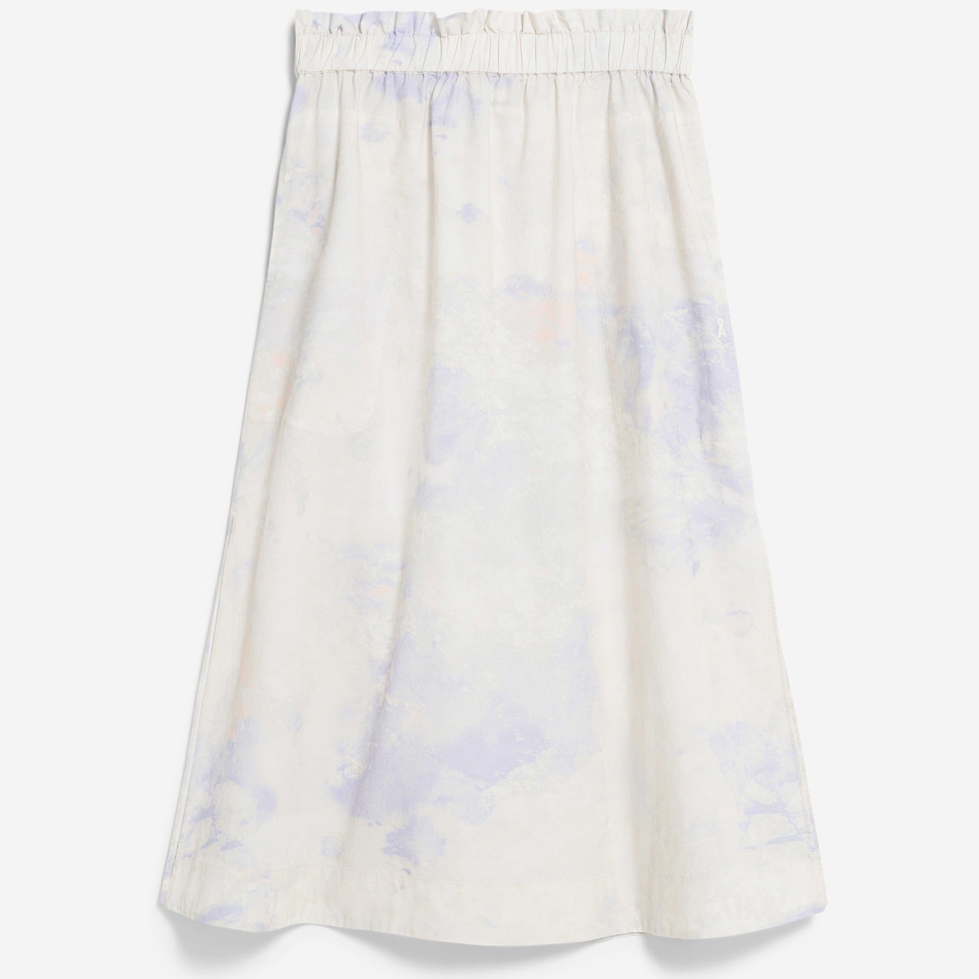 Langer, pastellfarbener Rock mit Gummibund und einem subtilen, wolkigen Muster in Weiß und Hellblau.