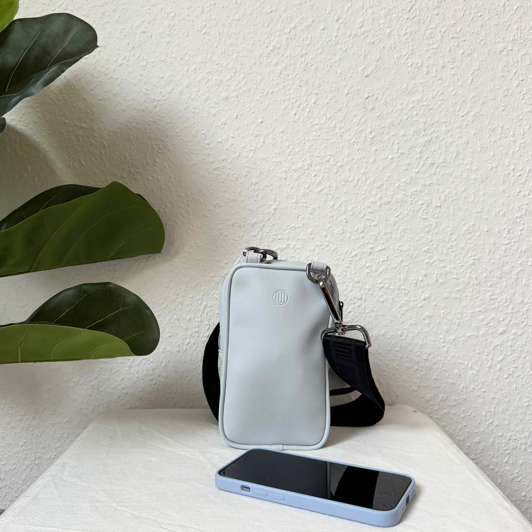 nuuwai Vegane Handytasche "KARLI"