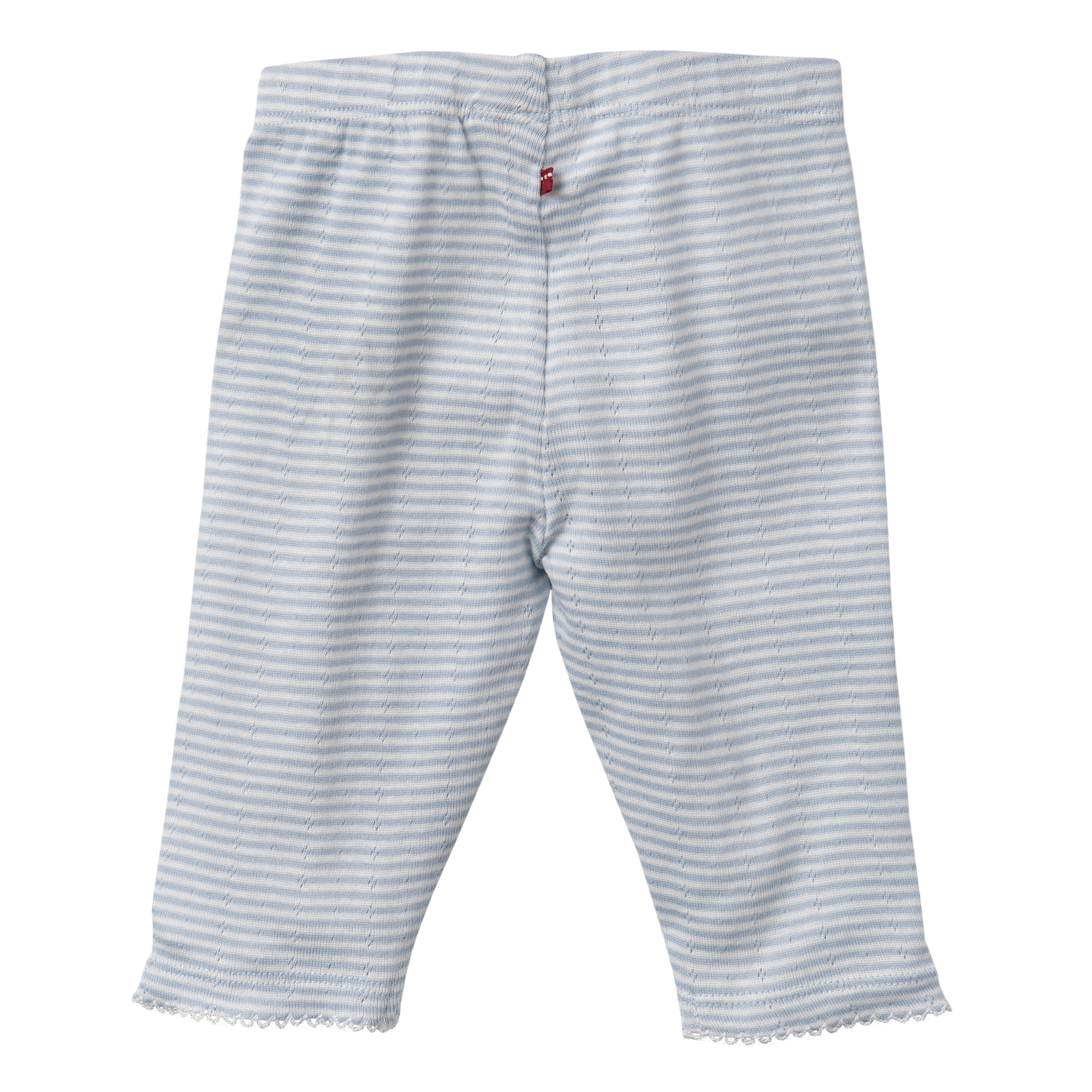 Hellblaue Baby-Leggings mit dünnen weißen Querstreifen, einem kleinen roten Etikett am Bund und einer zarten Wellenborte am Beinabschluss. Die Leggings sind flach auf einem weißen Hintergrund gelegt.