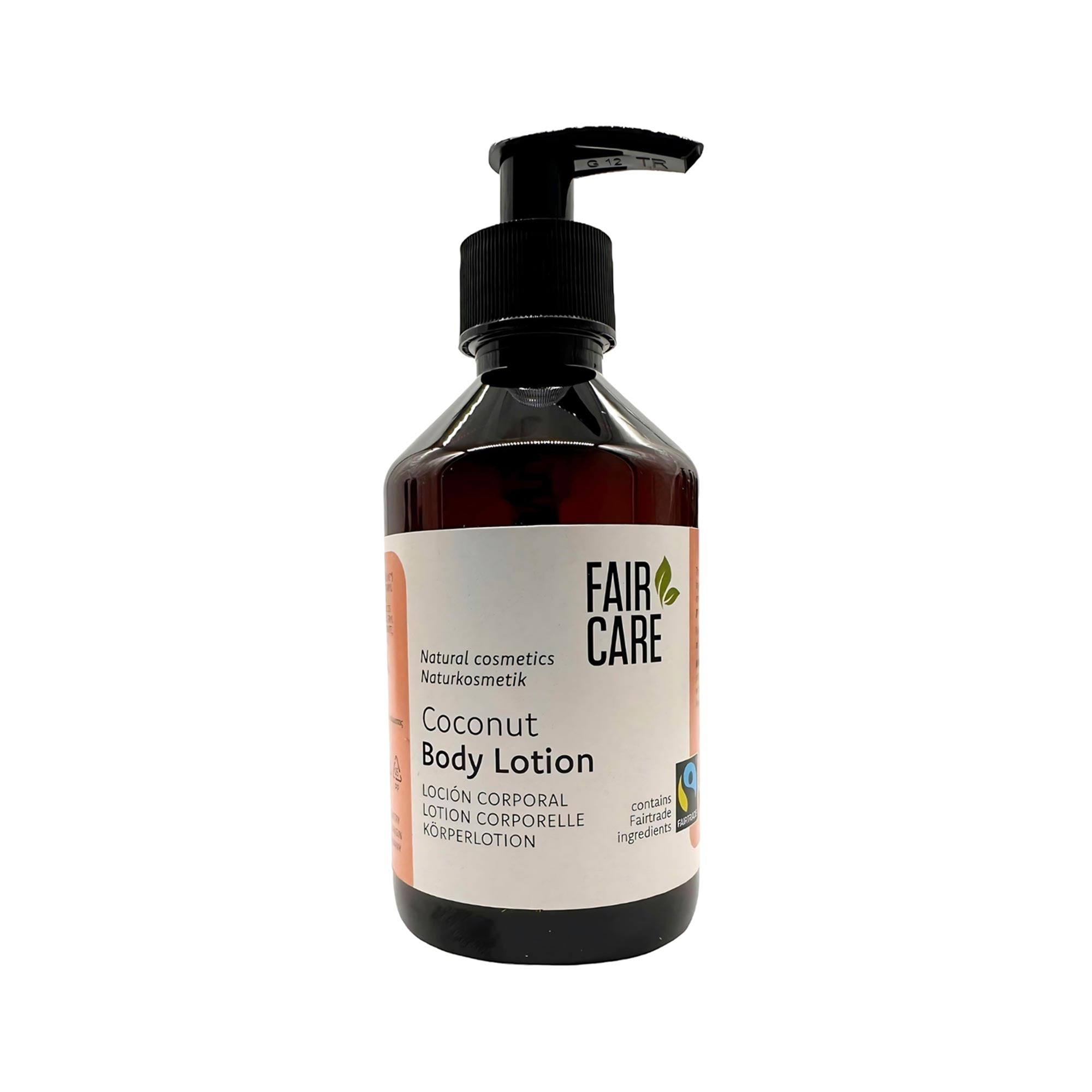Eine braune Flasche mit einer schwarzen Pumpe mit der Aufschrift "Fair Care Coconut Body Lotion", mit Text in Englisch und Spanisch und einem Logo der Fairtrade-Zertifizierung.