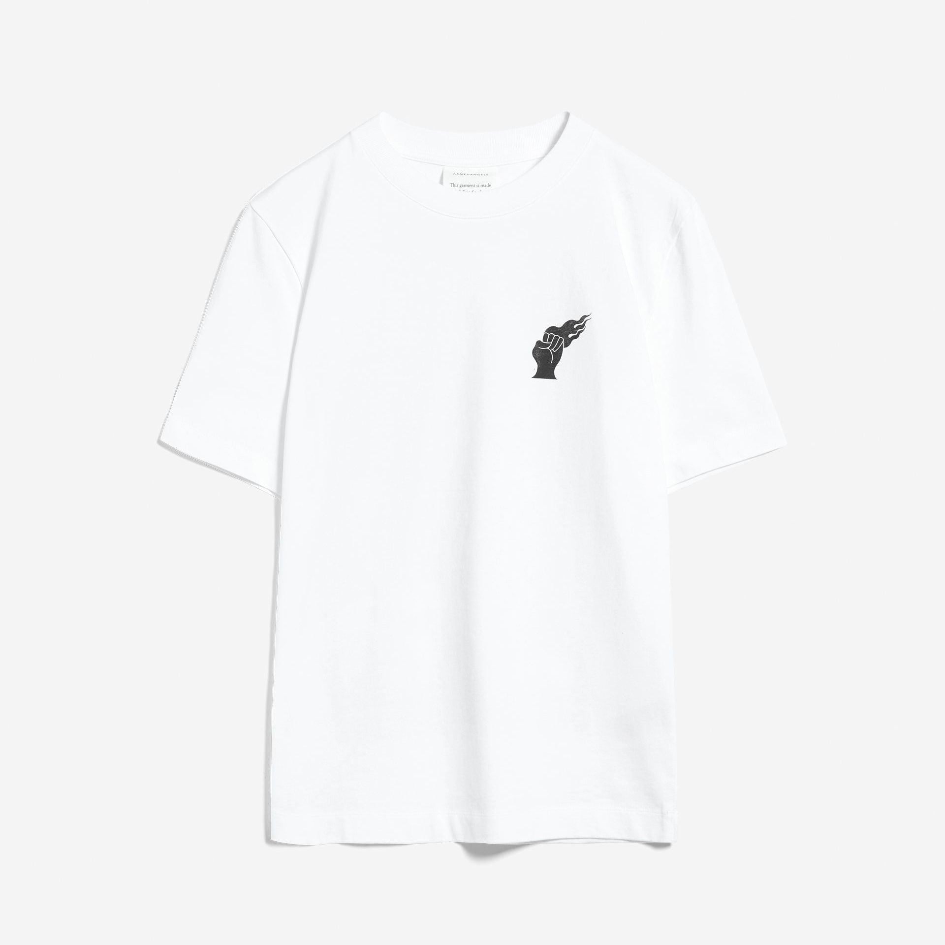 Ein schlichtes weißes Kurzarm-T-Shirt mit einer kleinen schwarzen Grafik einer Hand, die eine Blume hält, auf der linken Brust. Das Shirt ist vor einem weißen Hintergrund abgebildet.