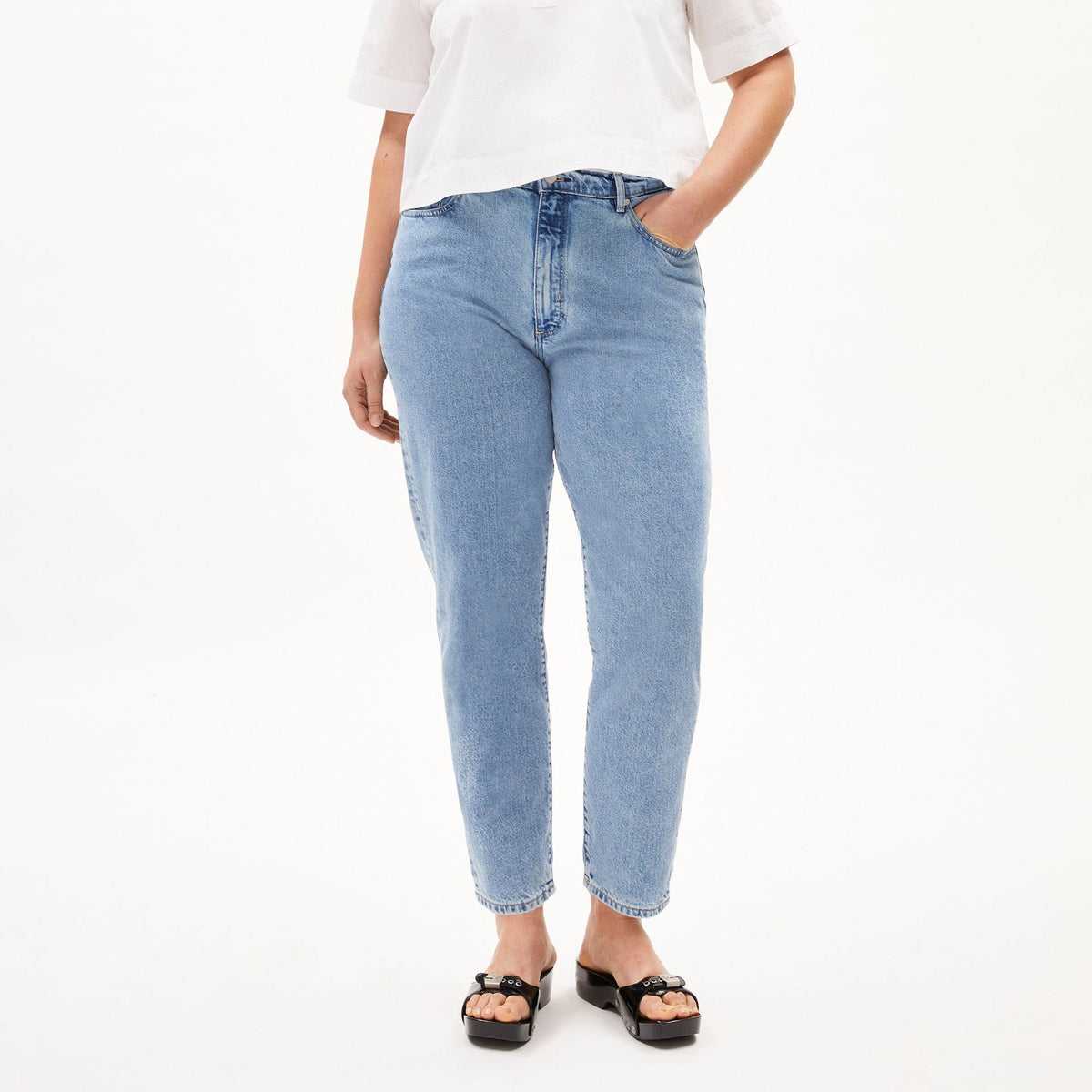 ARMEDANGELS Mom Fit High Waist Jeans "MAIRAA"