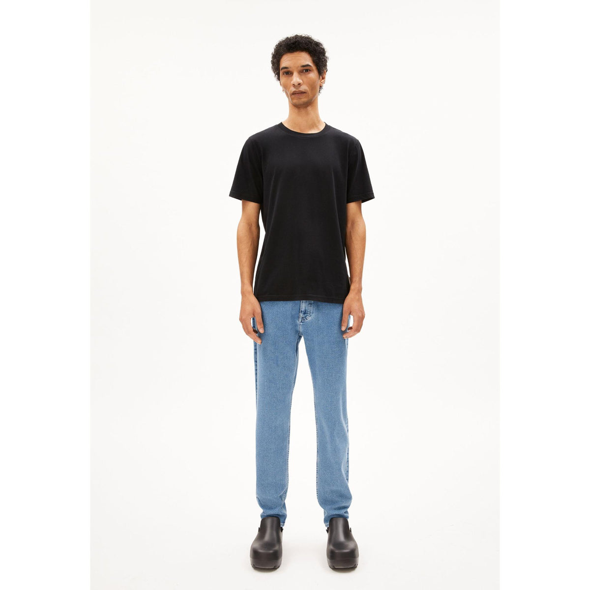 ARMEDANGELS Herren Tapered Jeans "AARJO TARPA"