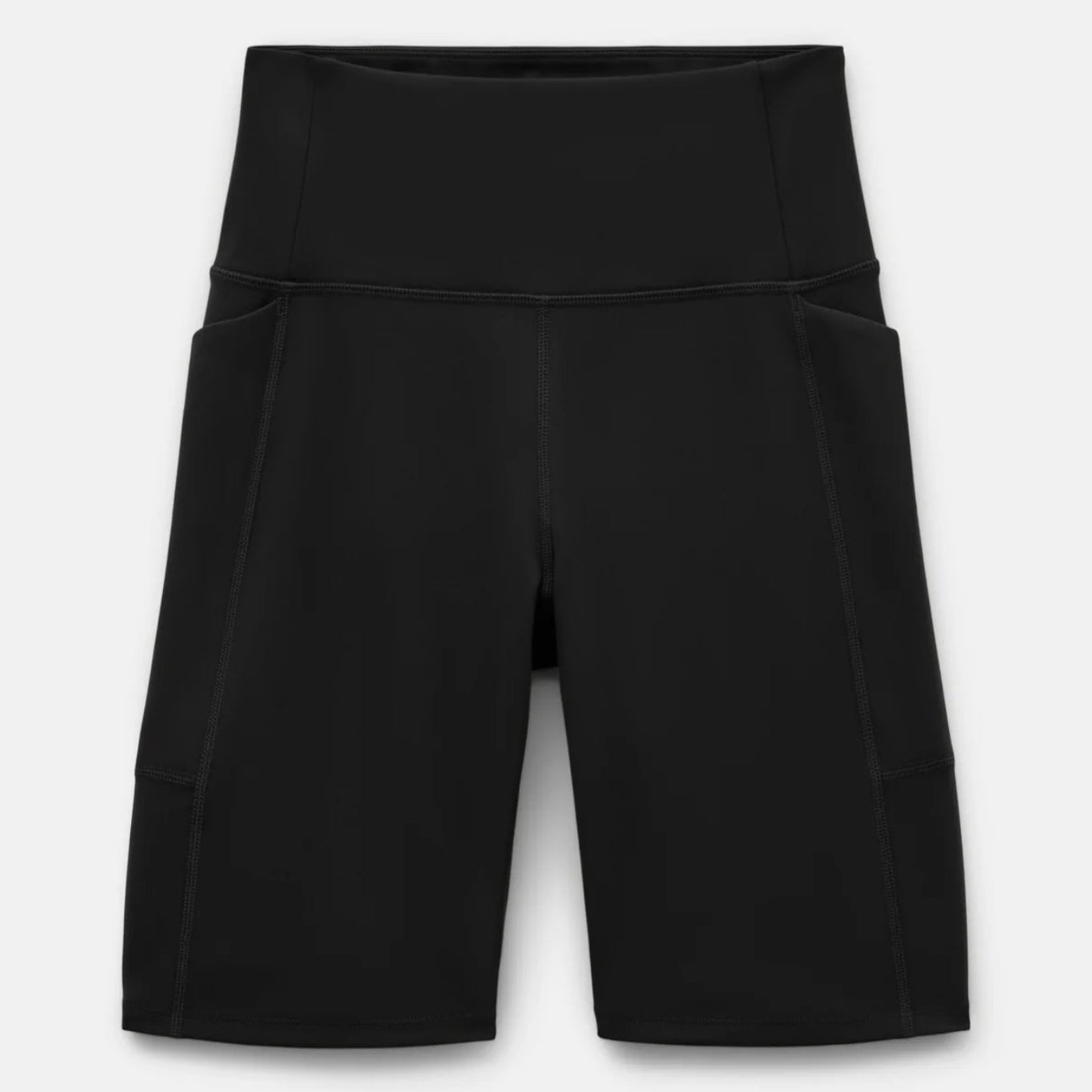 Schwarze Fahrradshorts mit hoher Taille und Seitentaschen, flach auf einem unifarbenen Hintergrund.