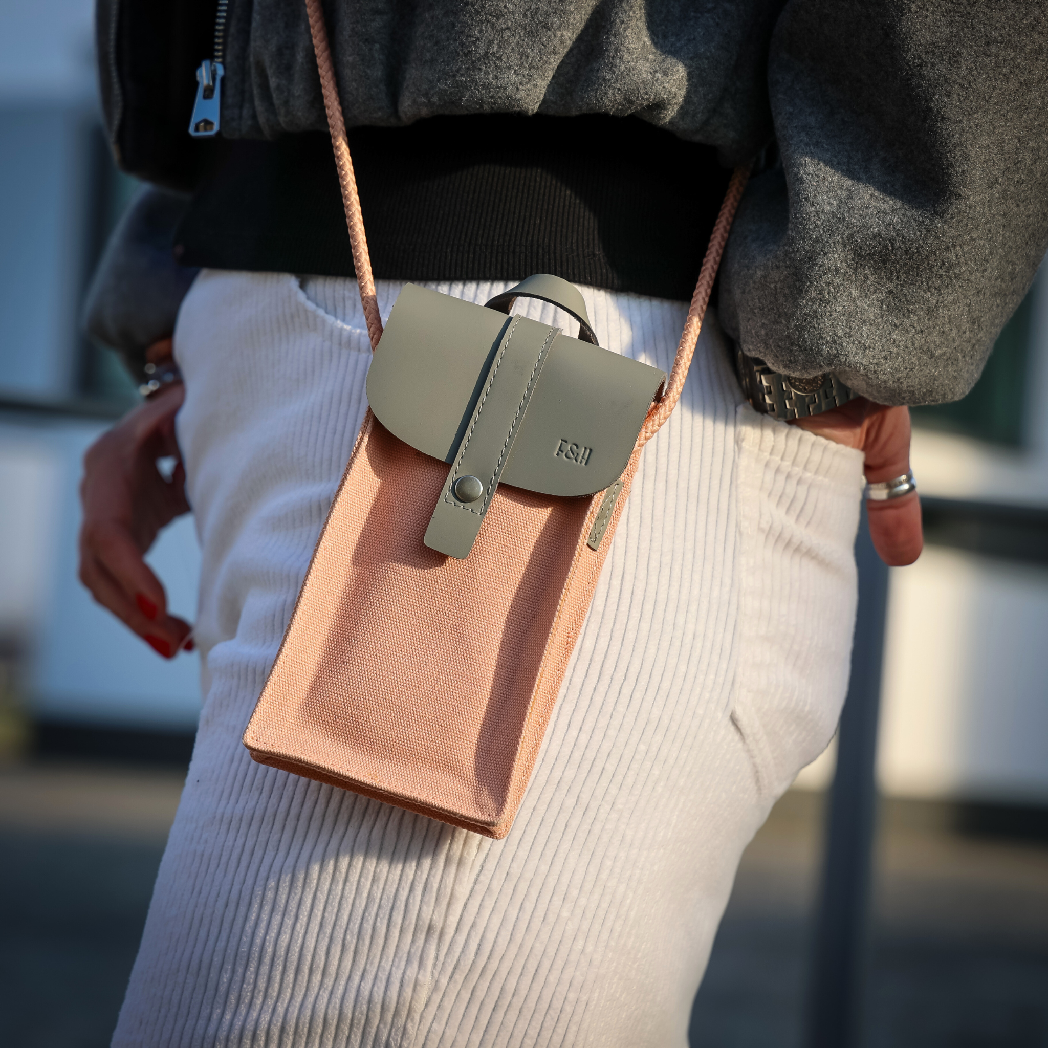 Fitz & Huxley Unisex-Handytasche "COSMOS" nano