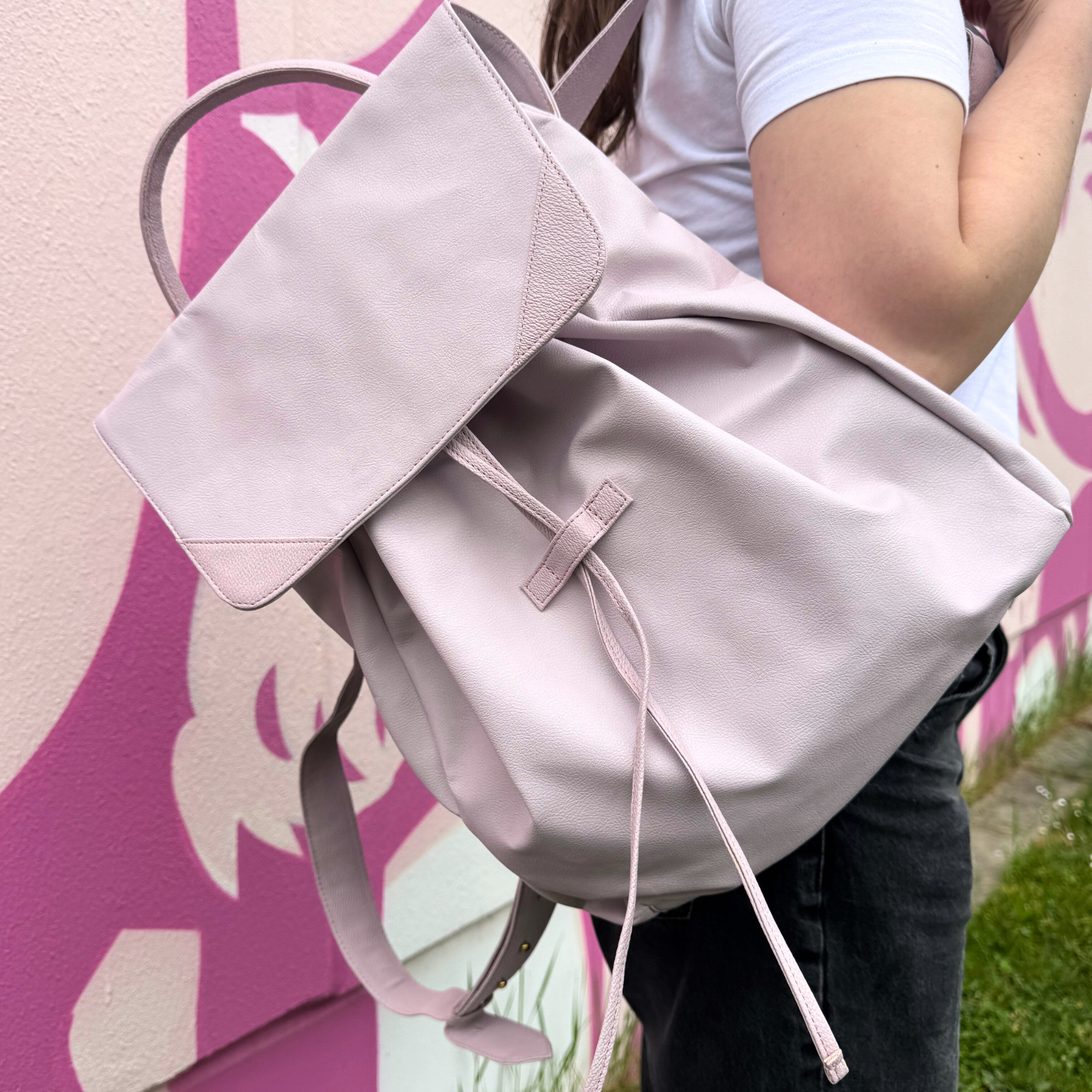 nuuwai Veganer Rucksack "SVENIA"
