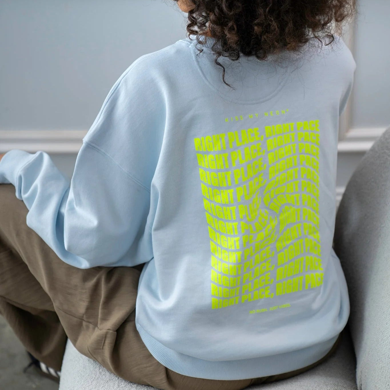 Kiss My Neon Sweater "Right Place Right Pace" Ice-Blue