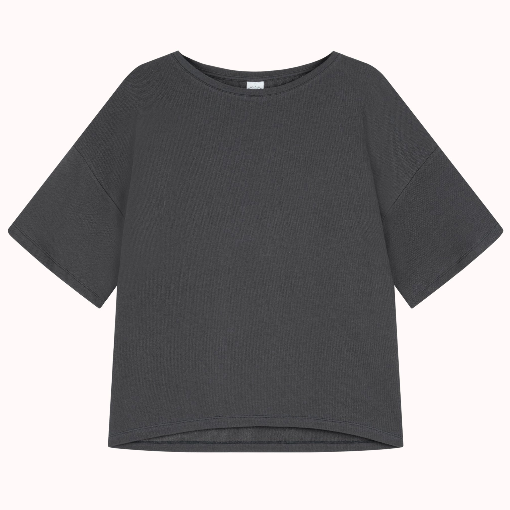 Dunkelgraues T-Shirt mit kurzen Ärmeln und rundem Halsausschnitt vor einem weißen Hintergrund.