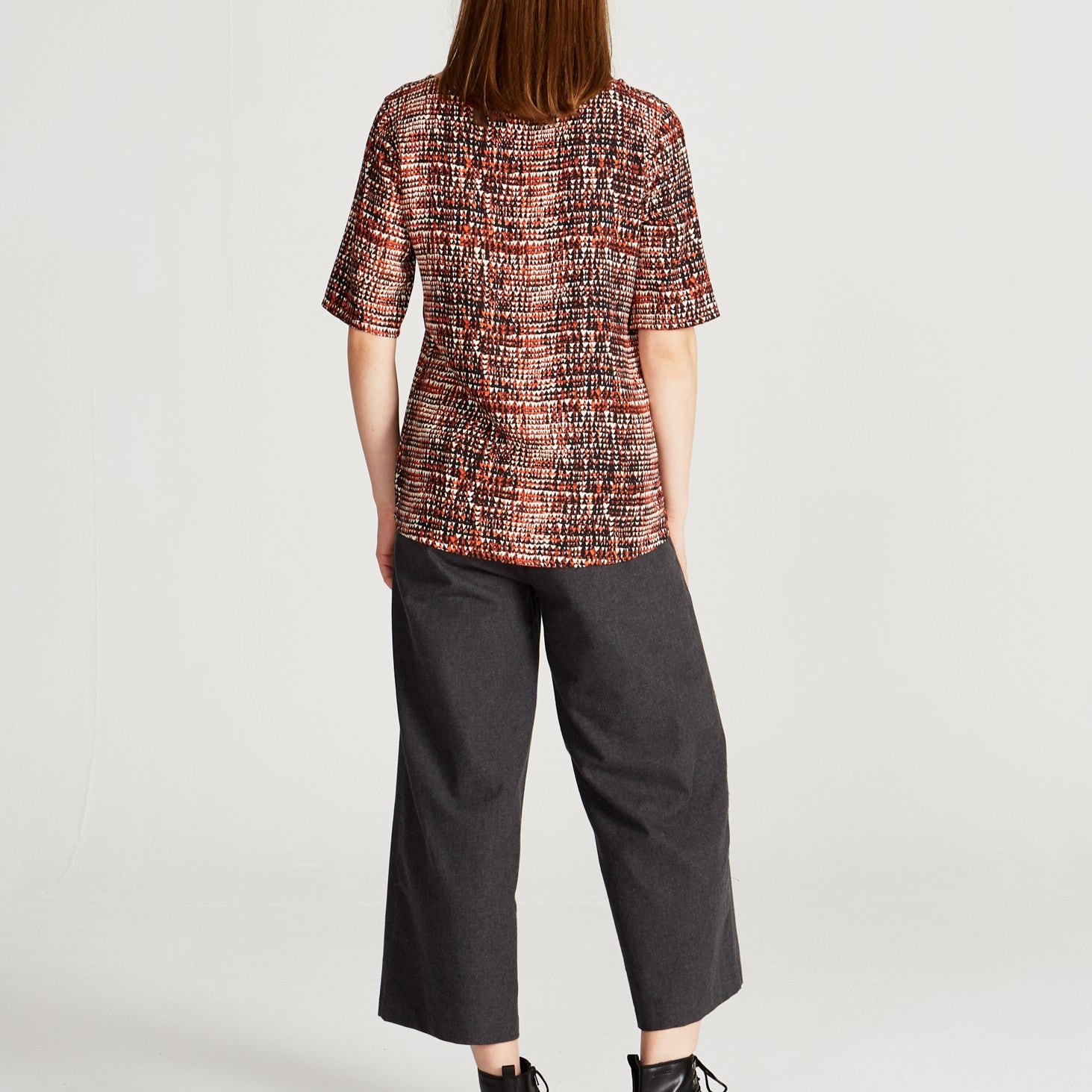 Isla - Black / Orange (Hearts)