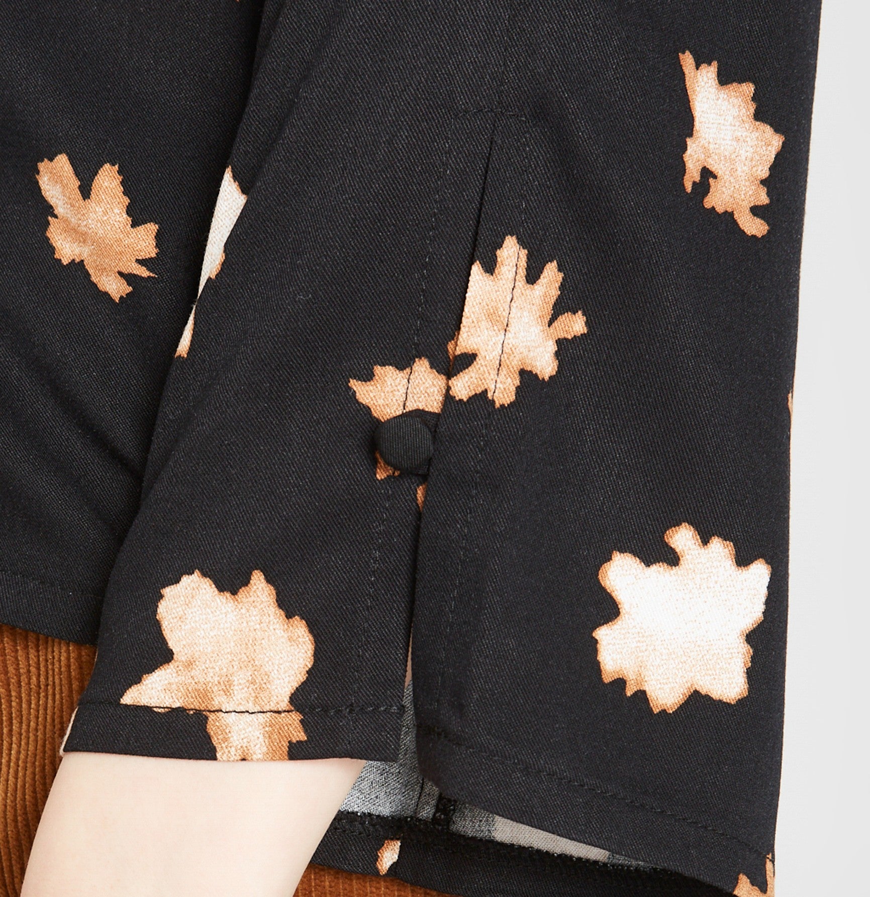 Penelope - Black / Caramel Brown (Flowers)