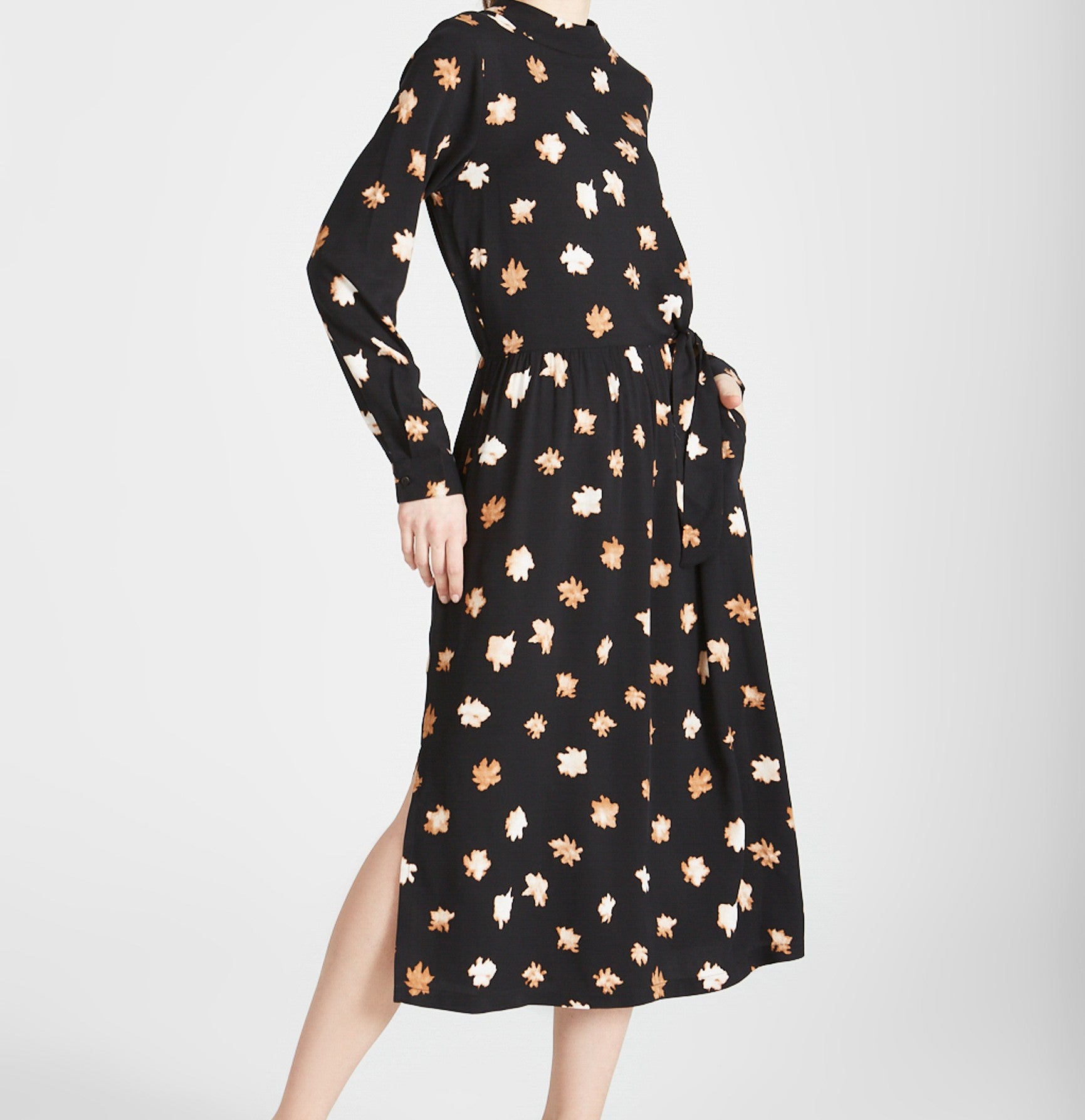 Indira - Black / Caramel Brown (Flowers)