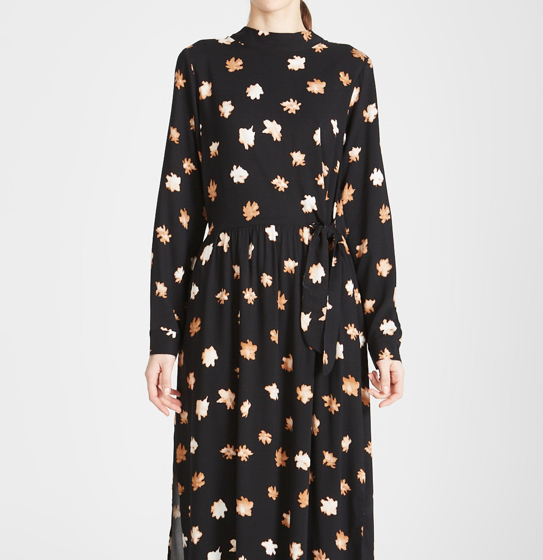 Indira - Black / Caramel Brown (Flowers)