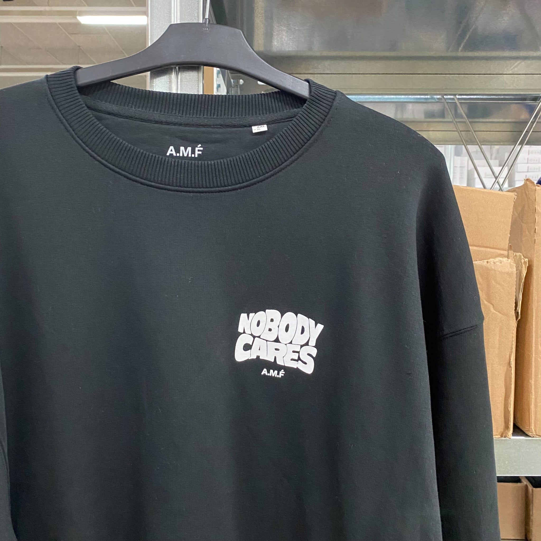 hey soho Sweater "Nobody Cares"