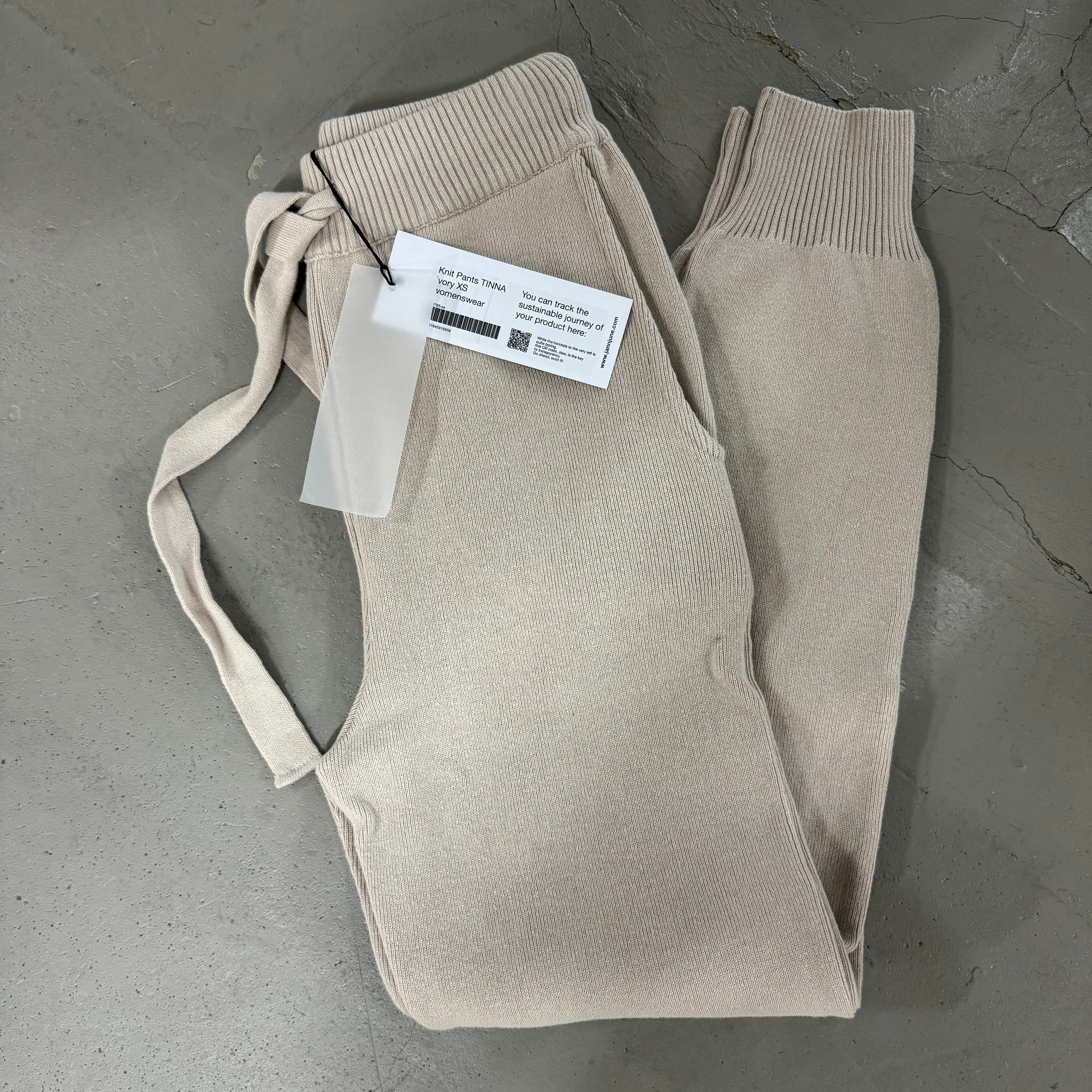 JAN N JUNE Strick Joggers "Tinna" - Ivory / XS