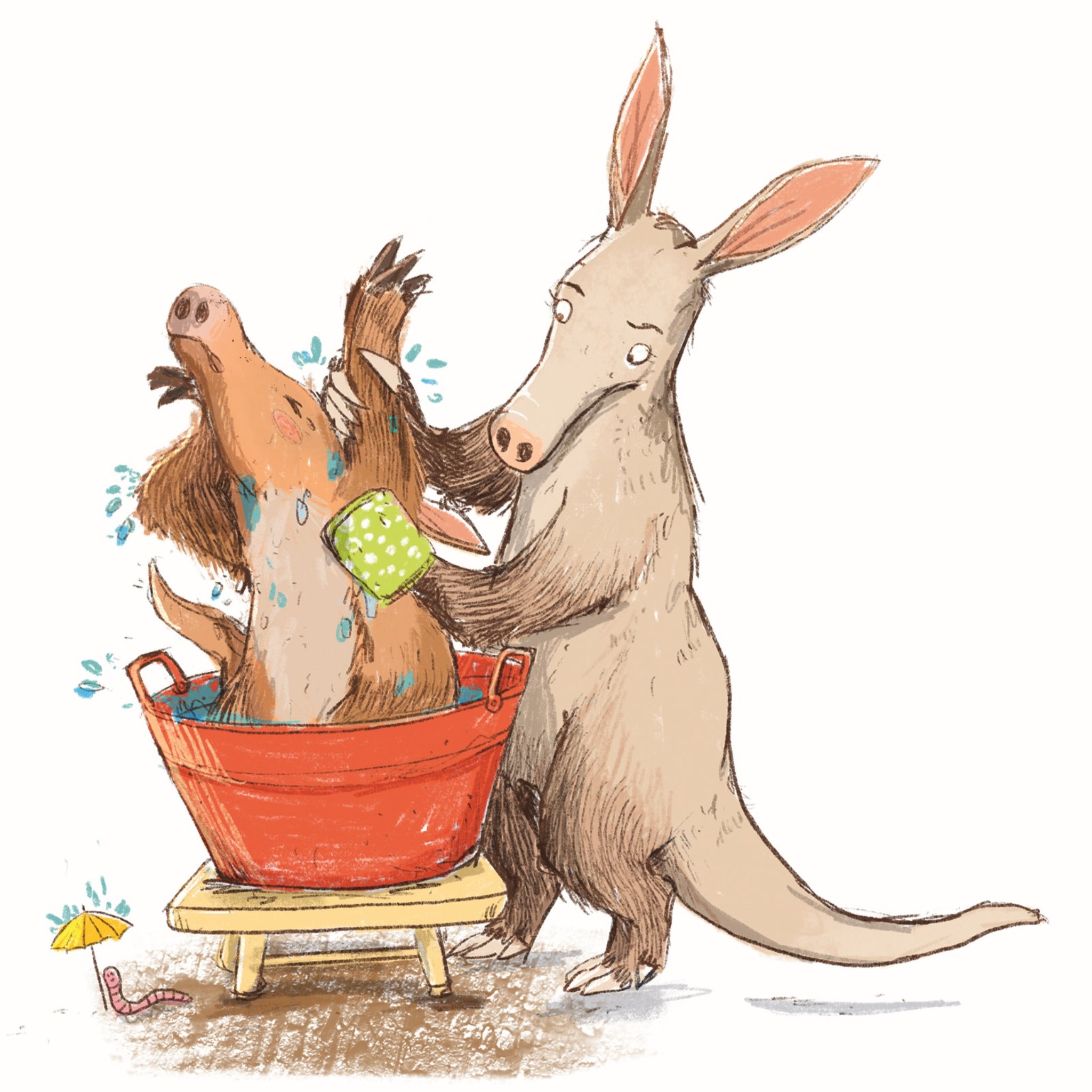 Ein Cartoon-Erdferkel benutzt einen grünen Schwamm, um ein schlammiges Warzenschwein in einer roten Wanne zu baden, wobei das Wasser herumspritzt. Die Wanne steht auf einem Hocker, und ein kleiner Wurm mit einem Regenschirm ist in der Nähe.
