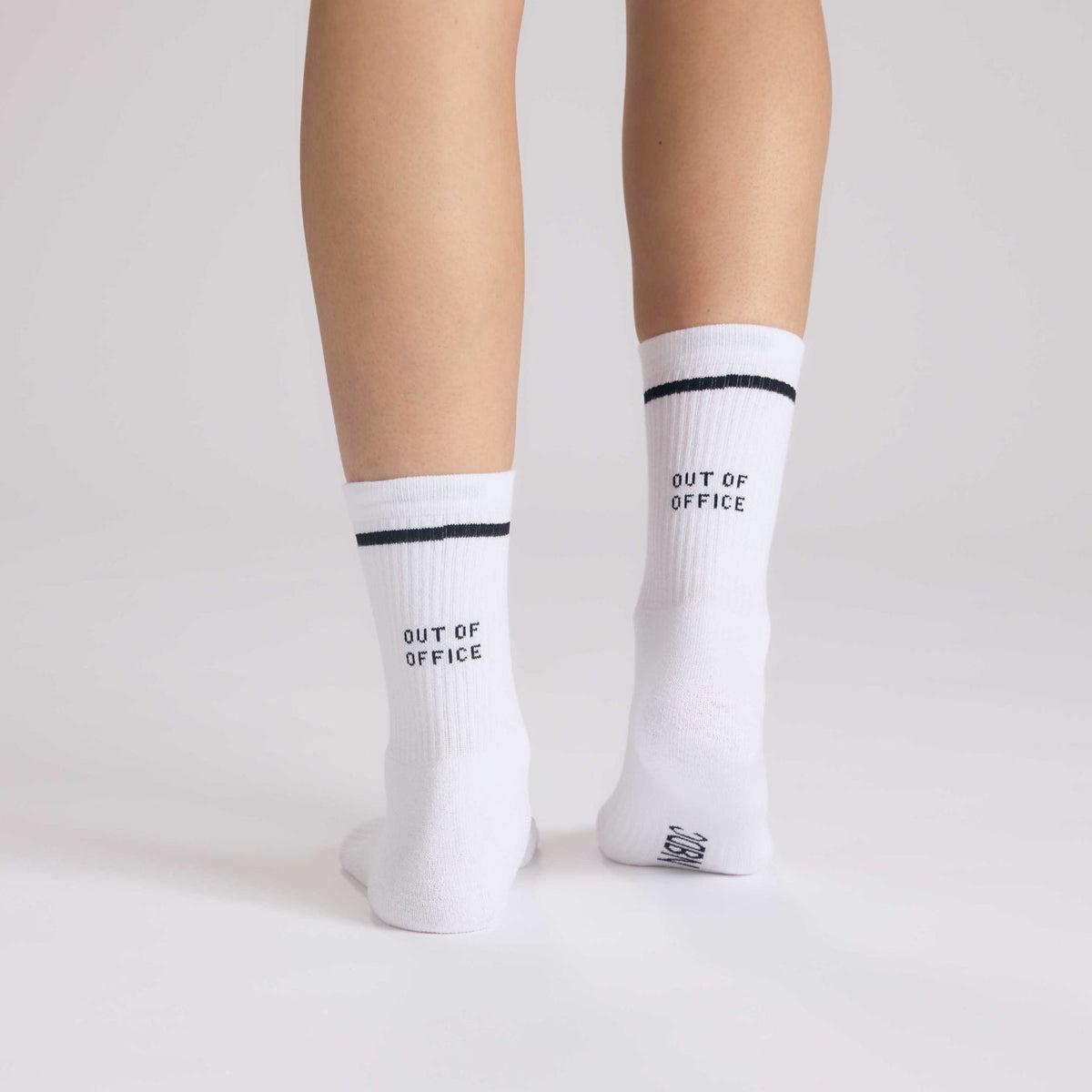 No Bad Days Club Statement Socken "OUT OF OFFICE"