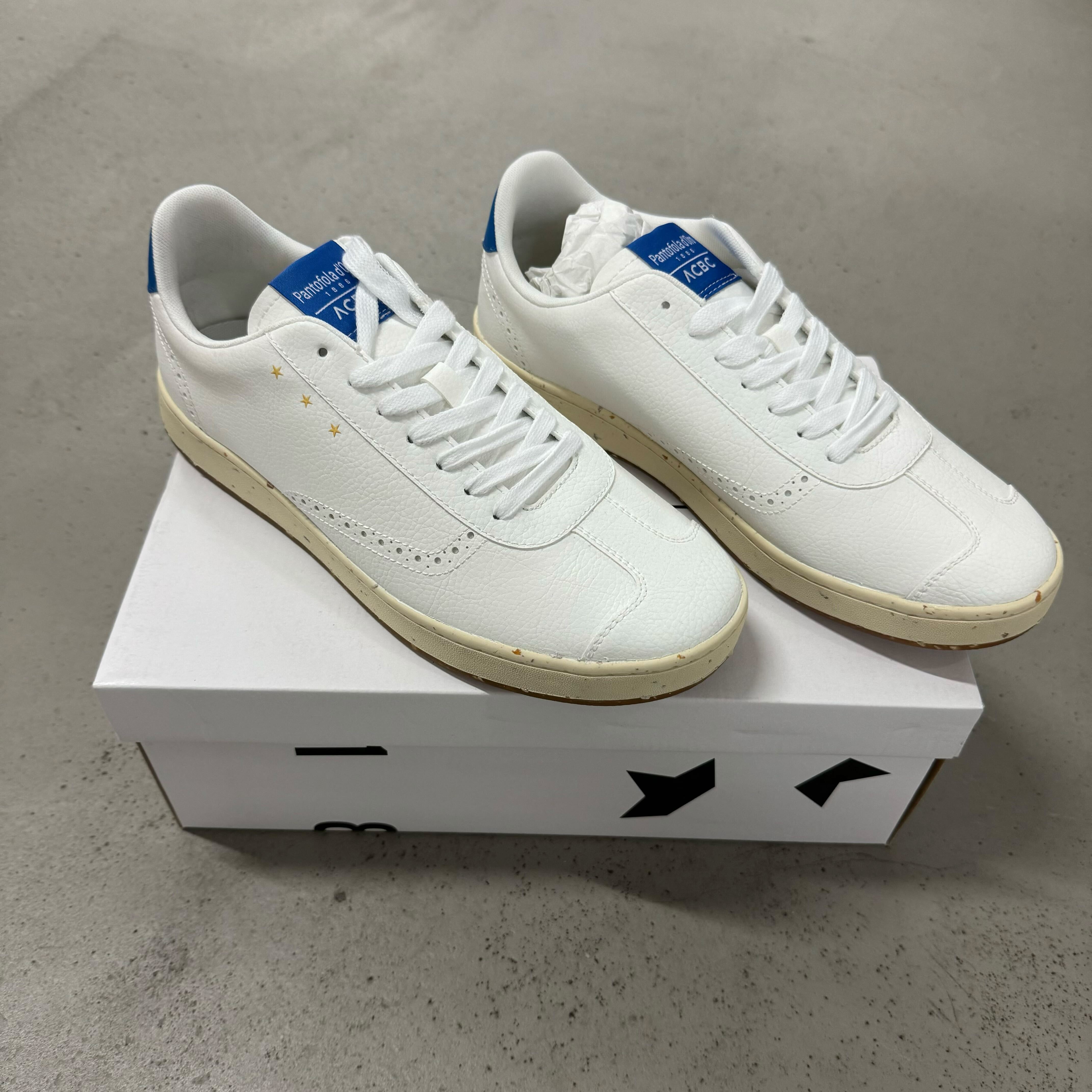 Pantofolo d'oro x ACBC Sneaker Weiß Blau