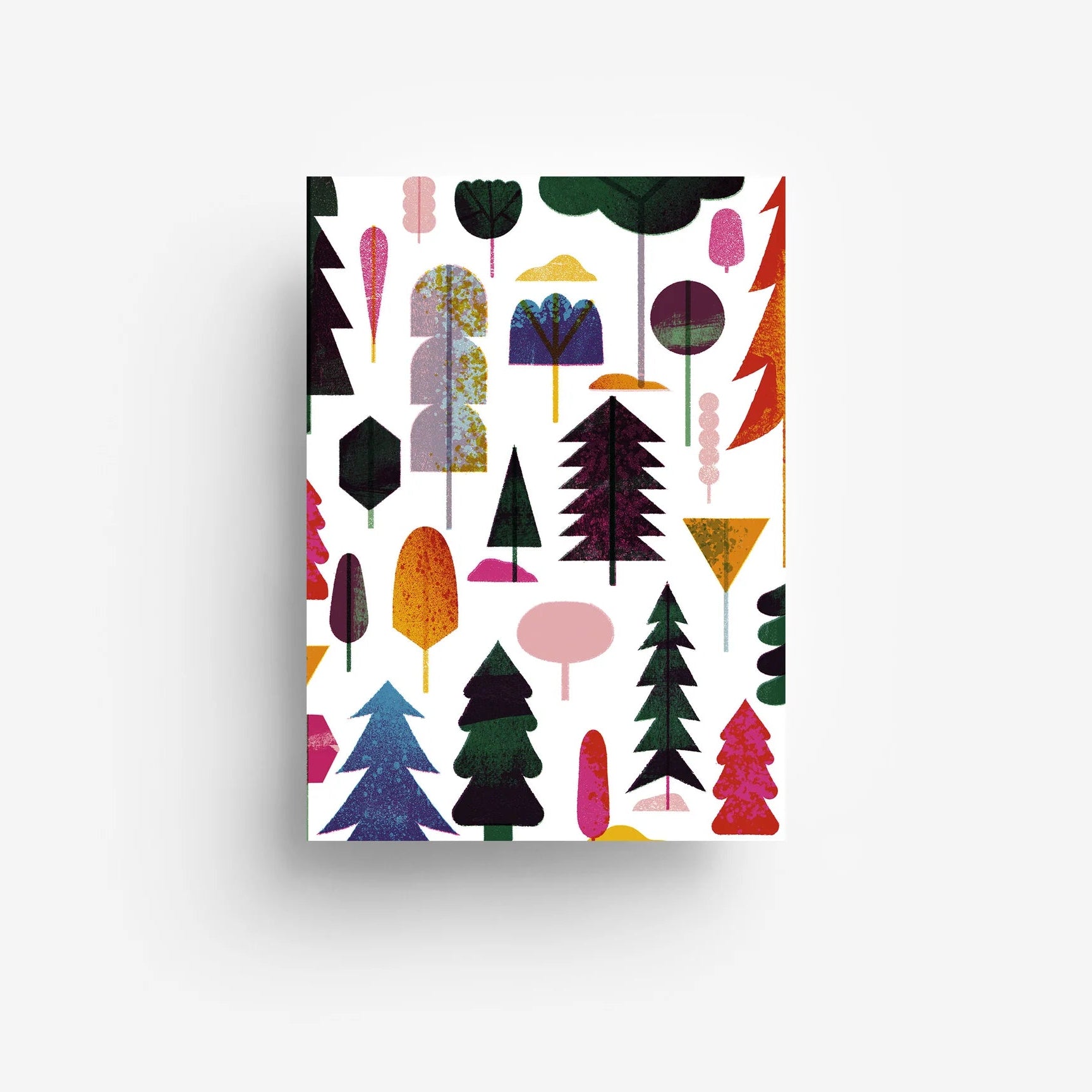 Eine farbenfrohe Illustration von verschiedenen stilisierten Bäumen in unterschiedlichen Formen und Größen, die auf einem weißen Hintergrund angeordnet sind. Die Bäume sind in leuchtenden Farben wie Rosa, Grün, Lila, Gelb und Blau dargestellt.