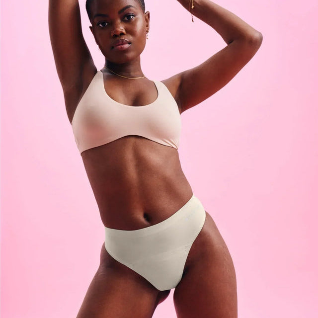 THE FEMALE COMPANY Period Panty Tanga "SEAMLESS" Medium Offwhite